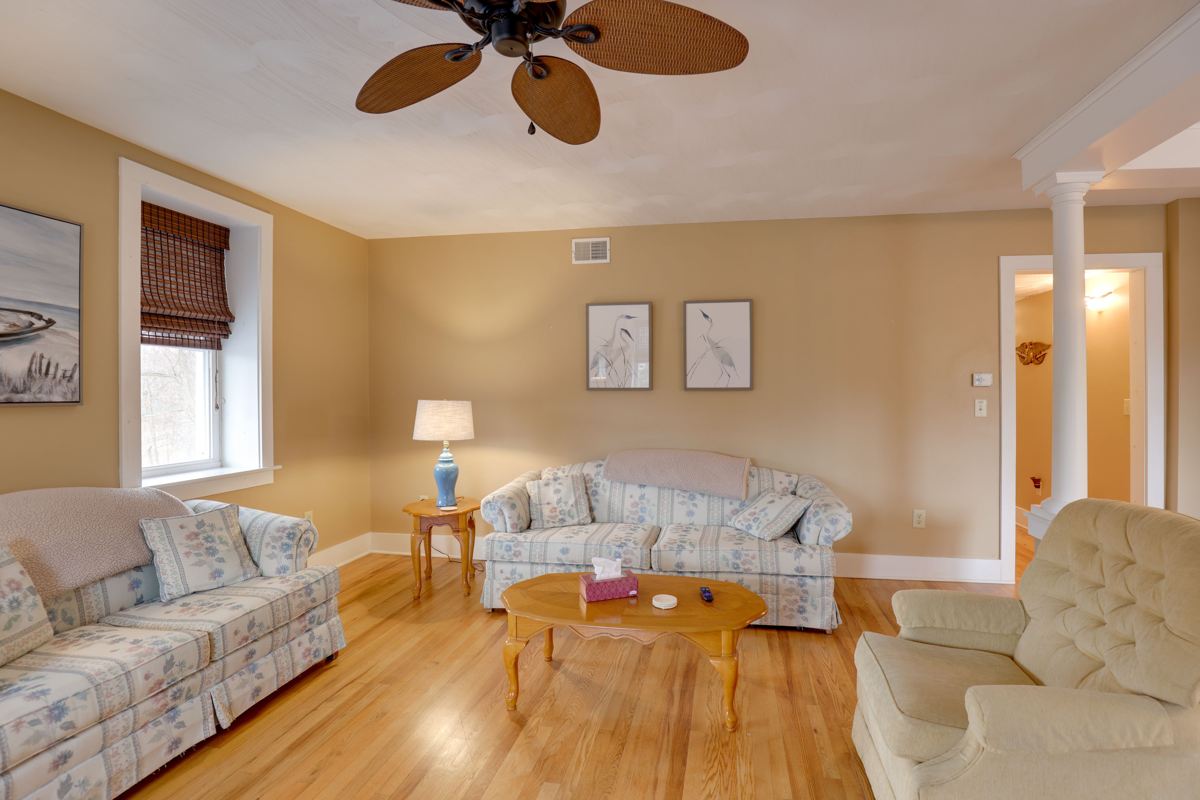 Living Room | Smart TV | Central A/C & Heating