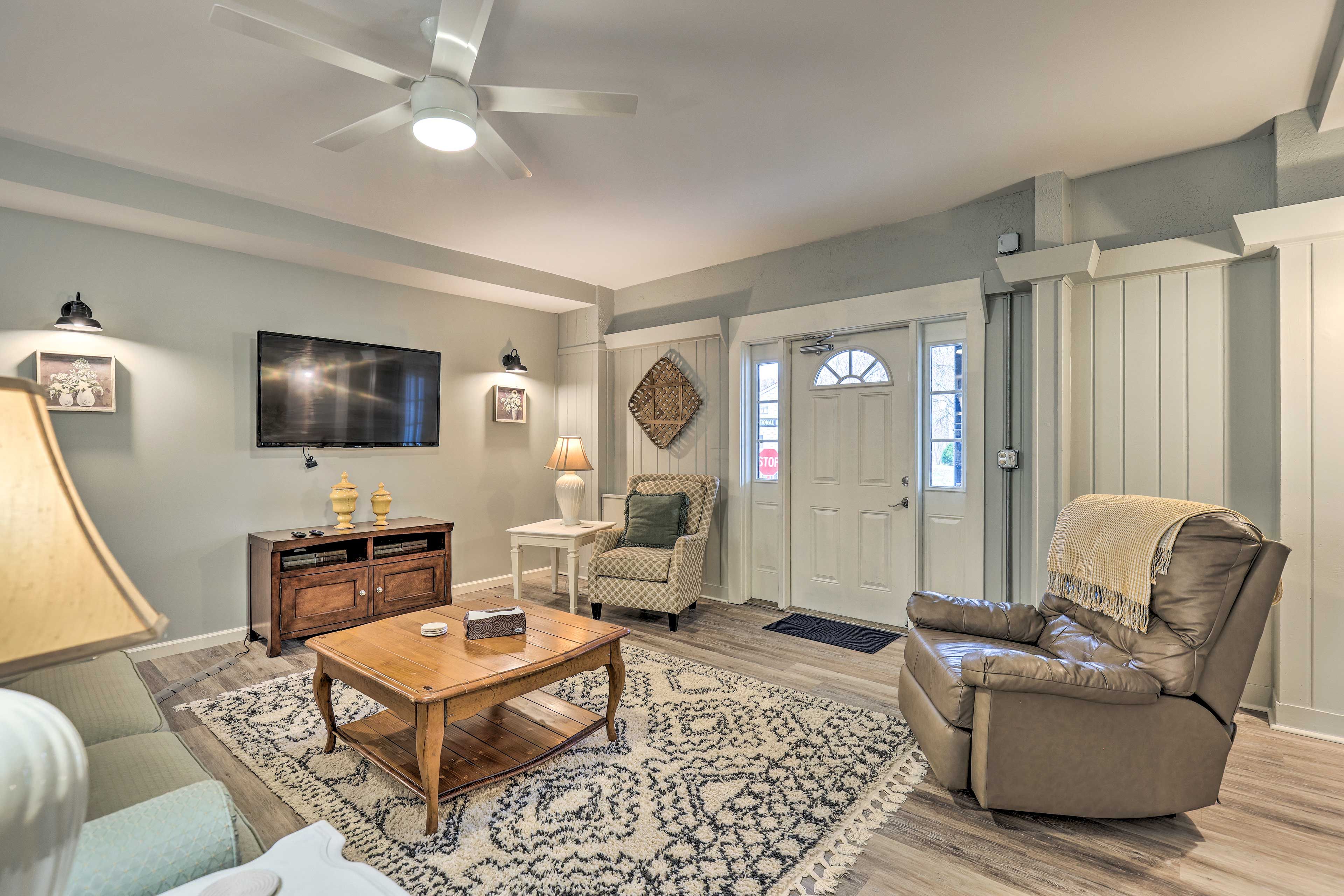 Living Room | 52" Roku Smart TV | Central A/C & Heat