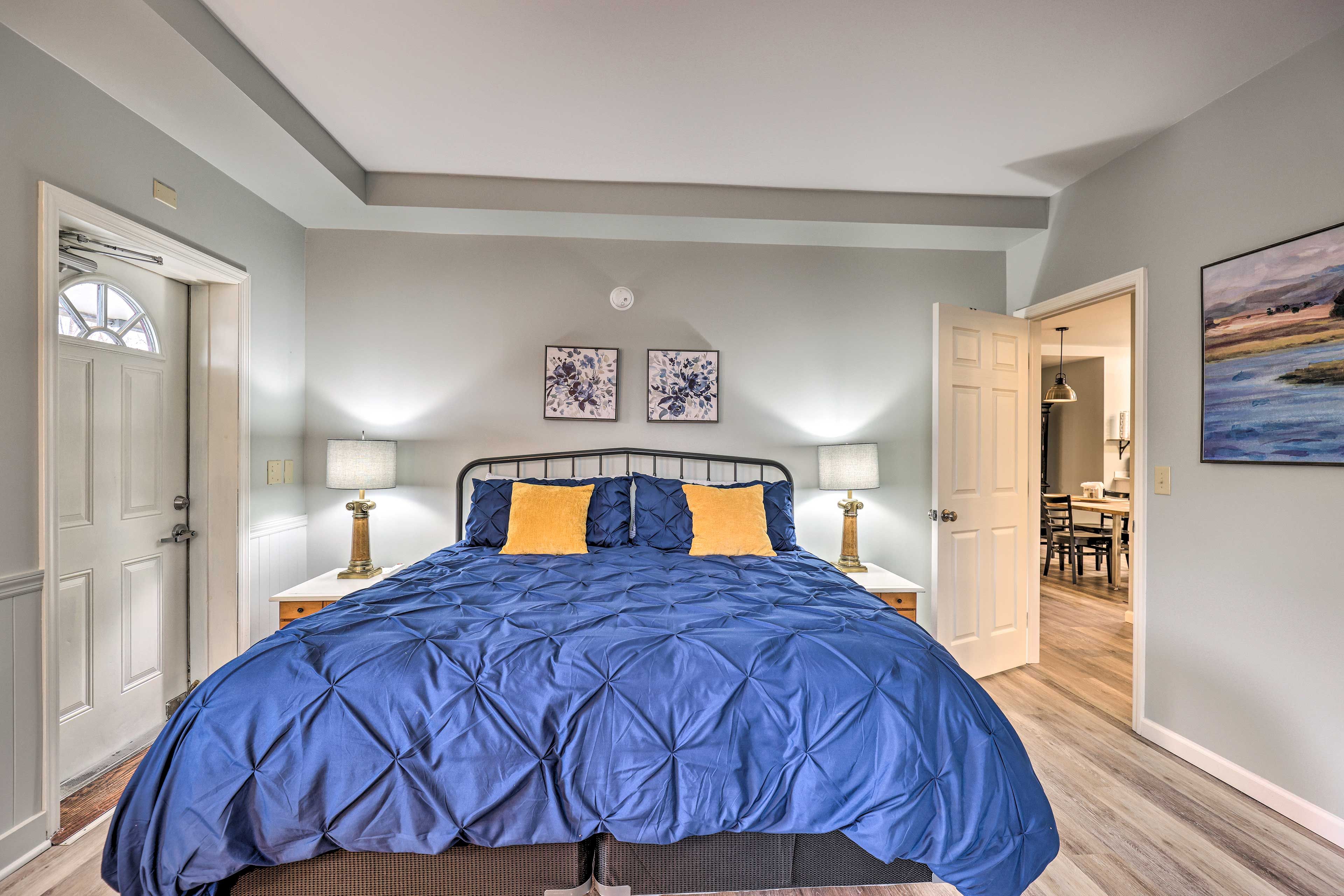 Bedroom 2 | King Bed