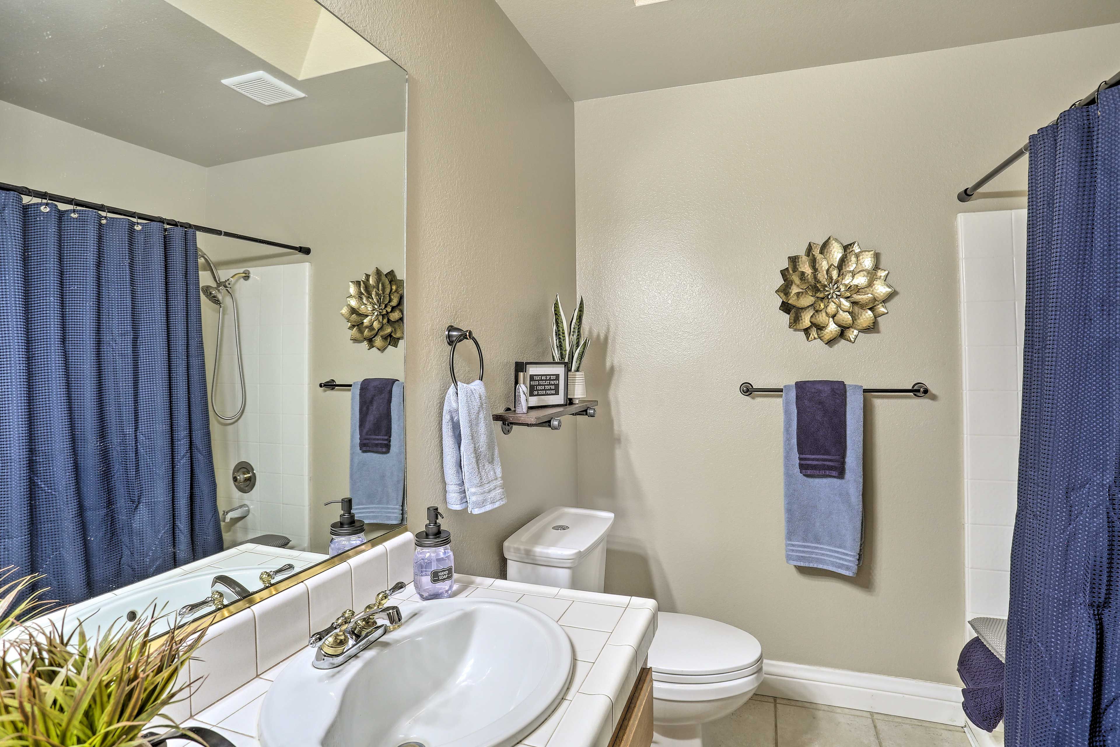 Full Bathroom | Hair Dryer