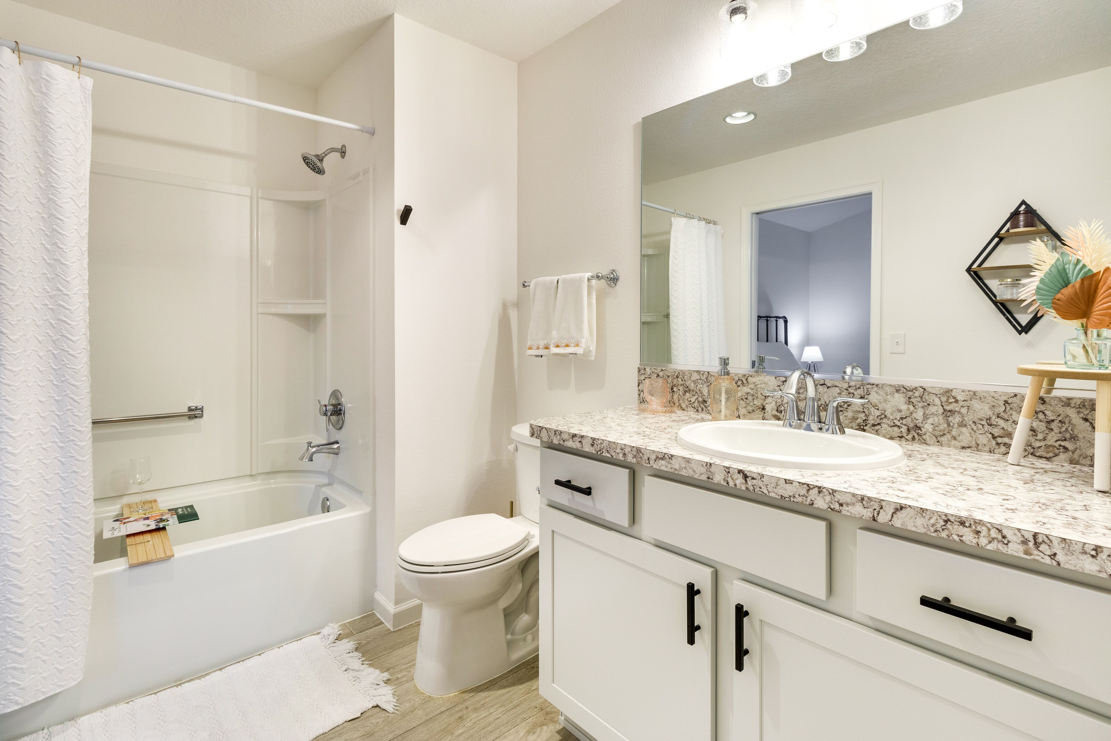 En-Suite Bathroom | Complimentary Toiletries | Towels | Hair Dryer