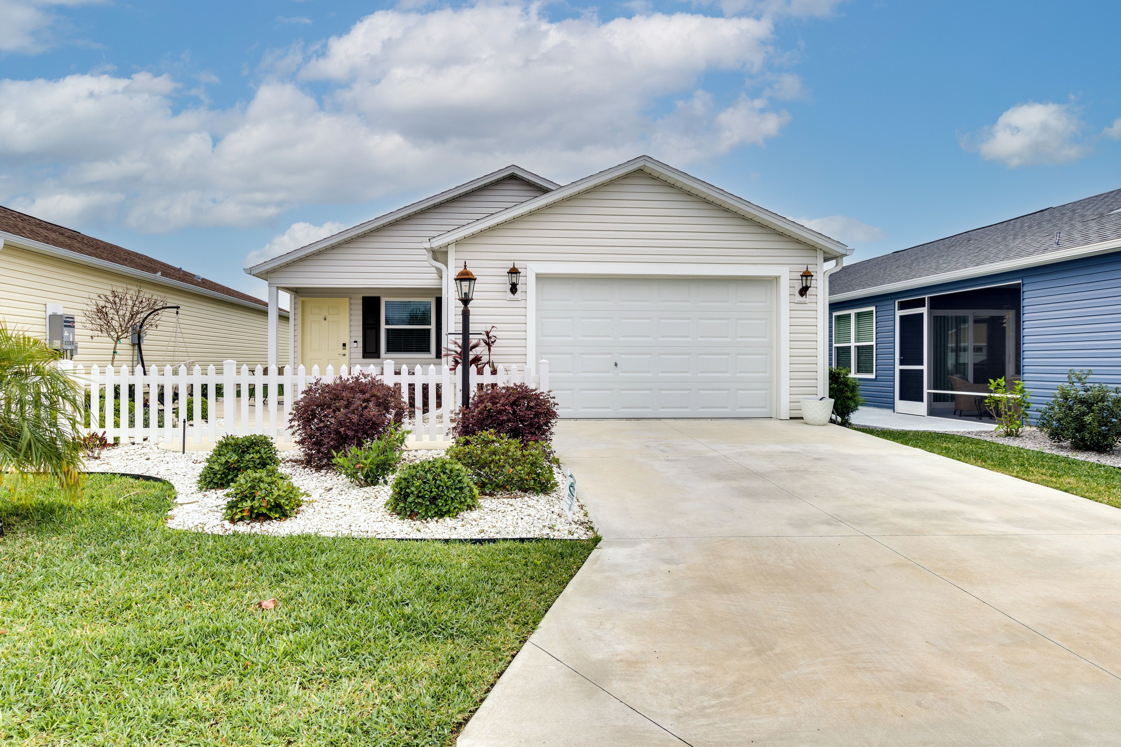 The Villages Vacation Rental | 2BR | 1BA | 1,100 Sq Ft | Step-Free Access