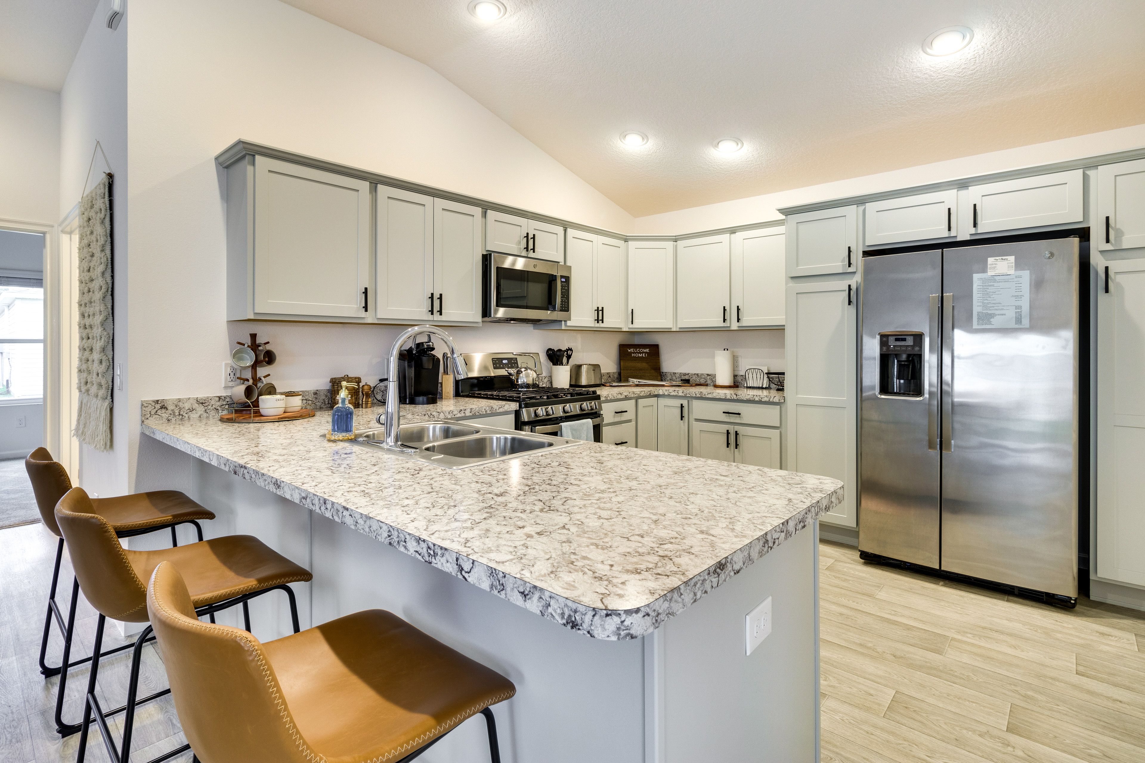Kitchen | Cooking Basics | Coffee Maker | Toaster | Ice Maker | Water Dispenser