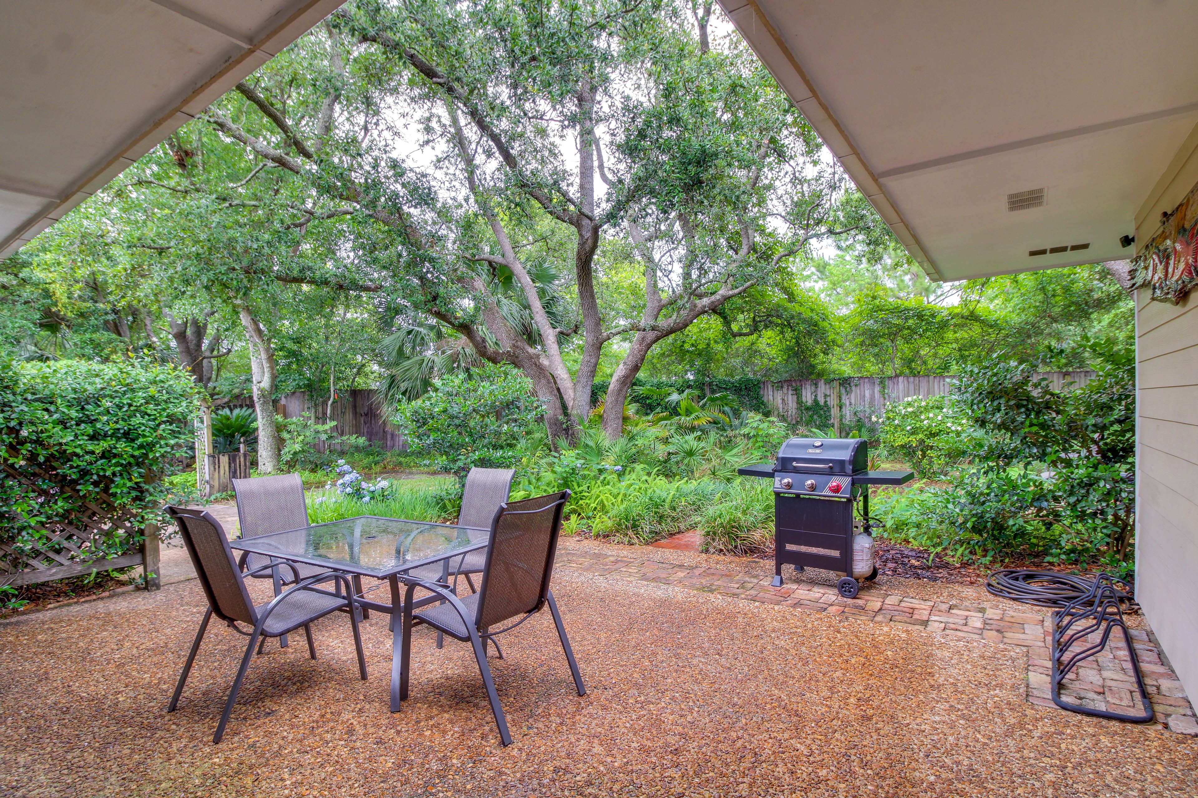 Patio | Dining Area | Gas Grill