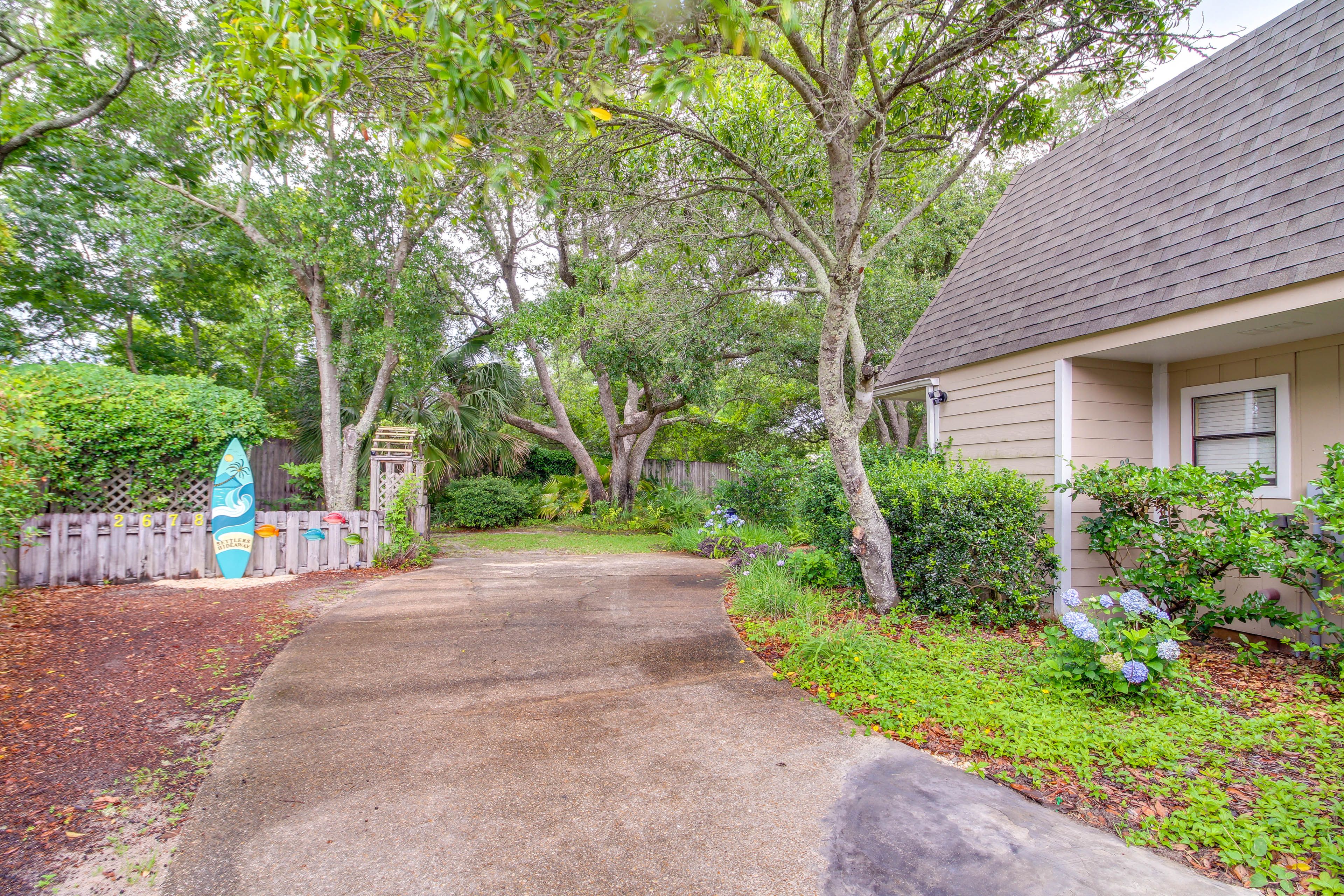 Driveway to Access Unit