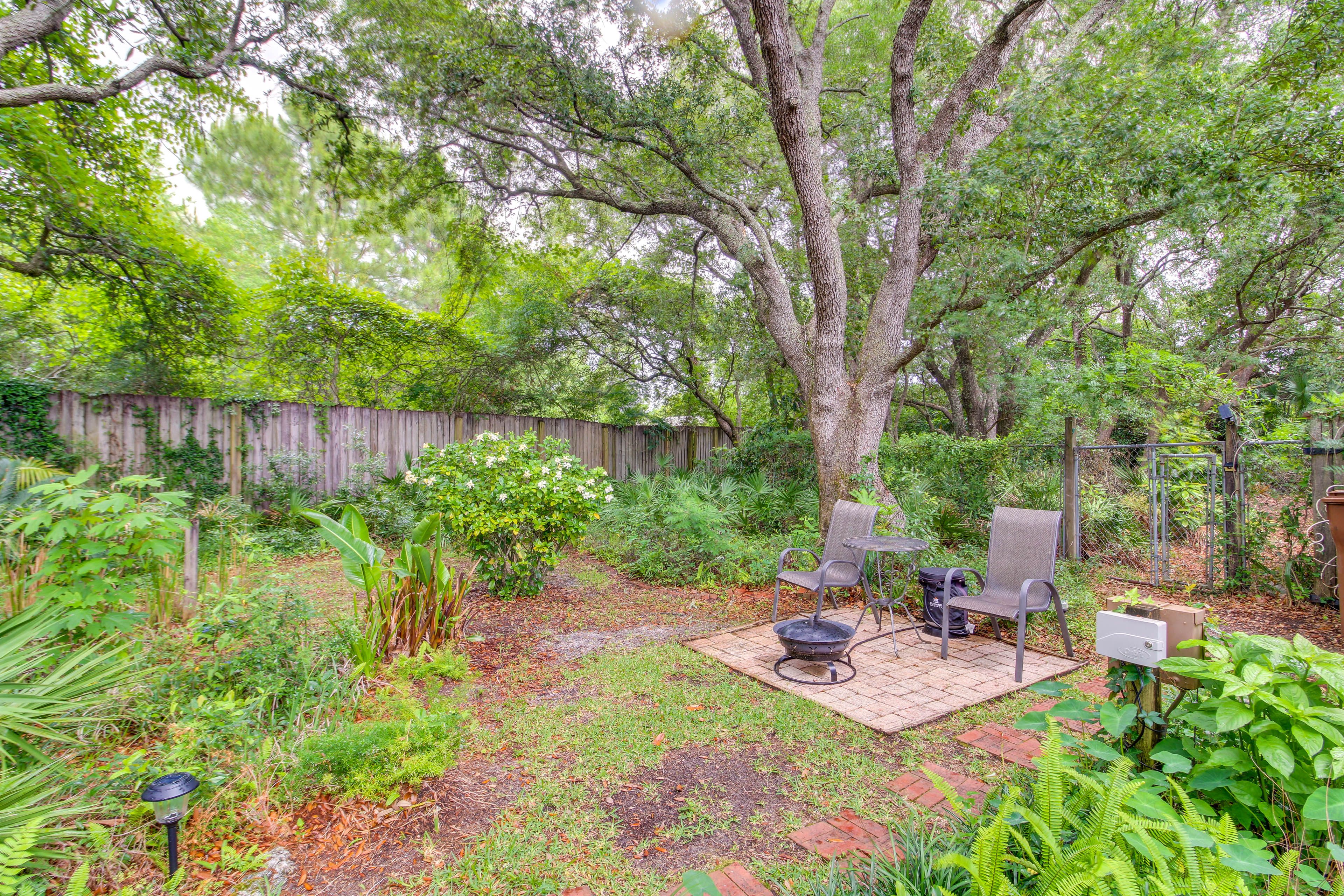 Fenced Backyard (Short Fence) | Patio w/ Fire Pit