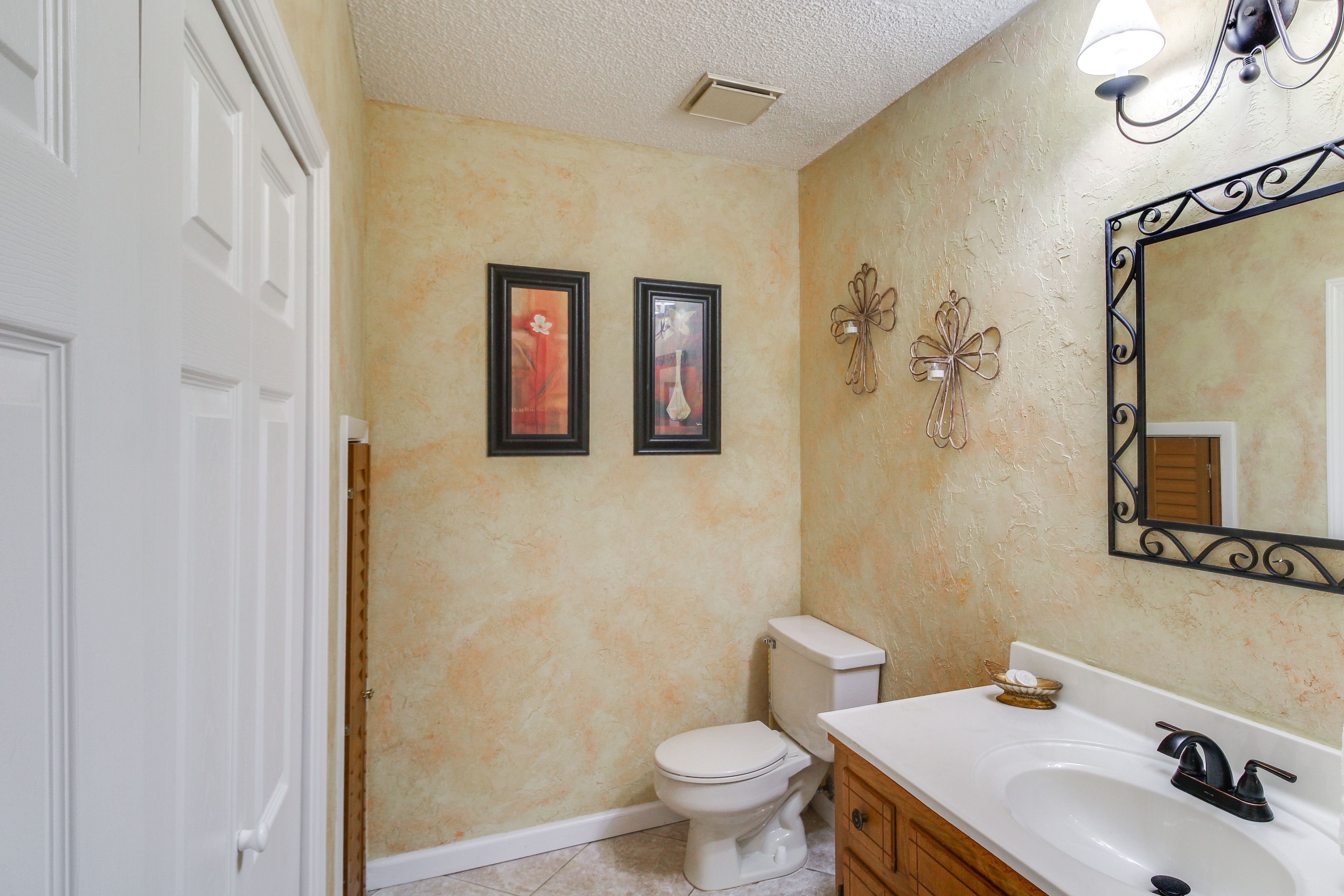 Half Bathroom | 1st Floor
