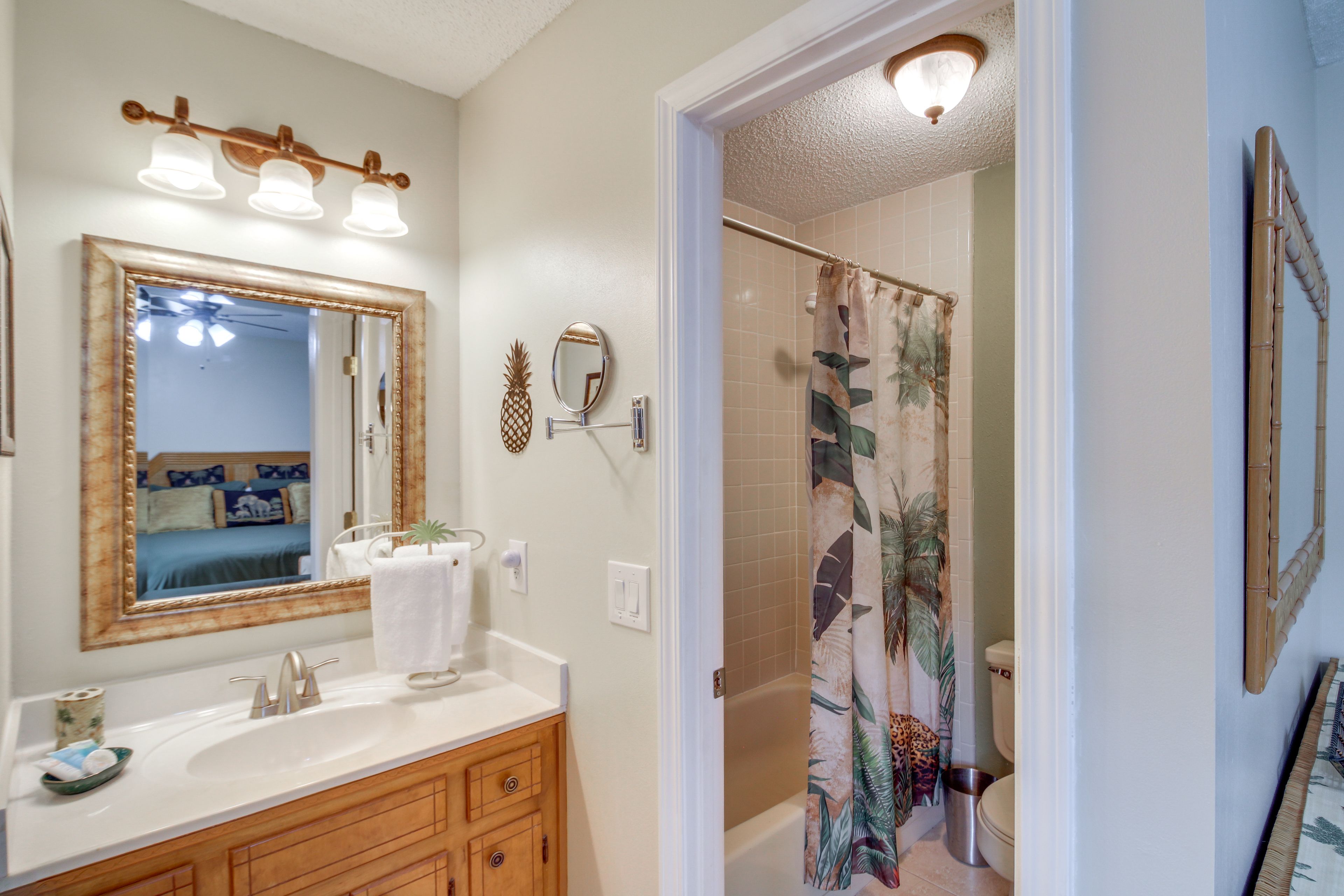 En-Suite Bathroom | 2nd Floor