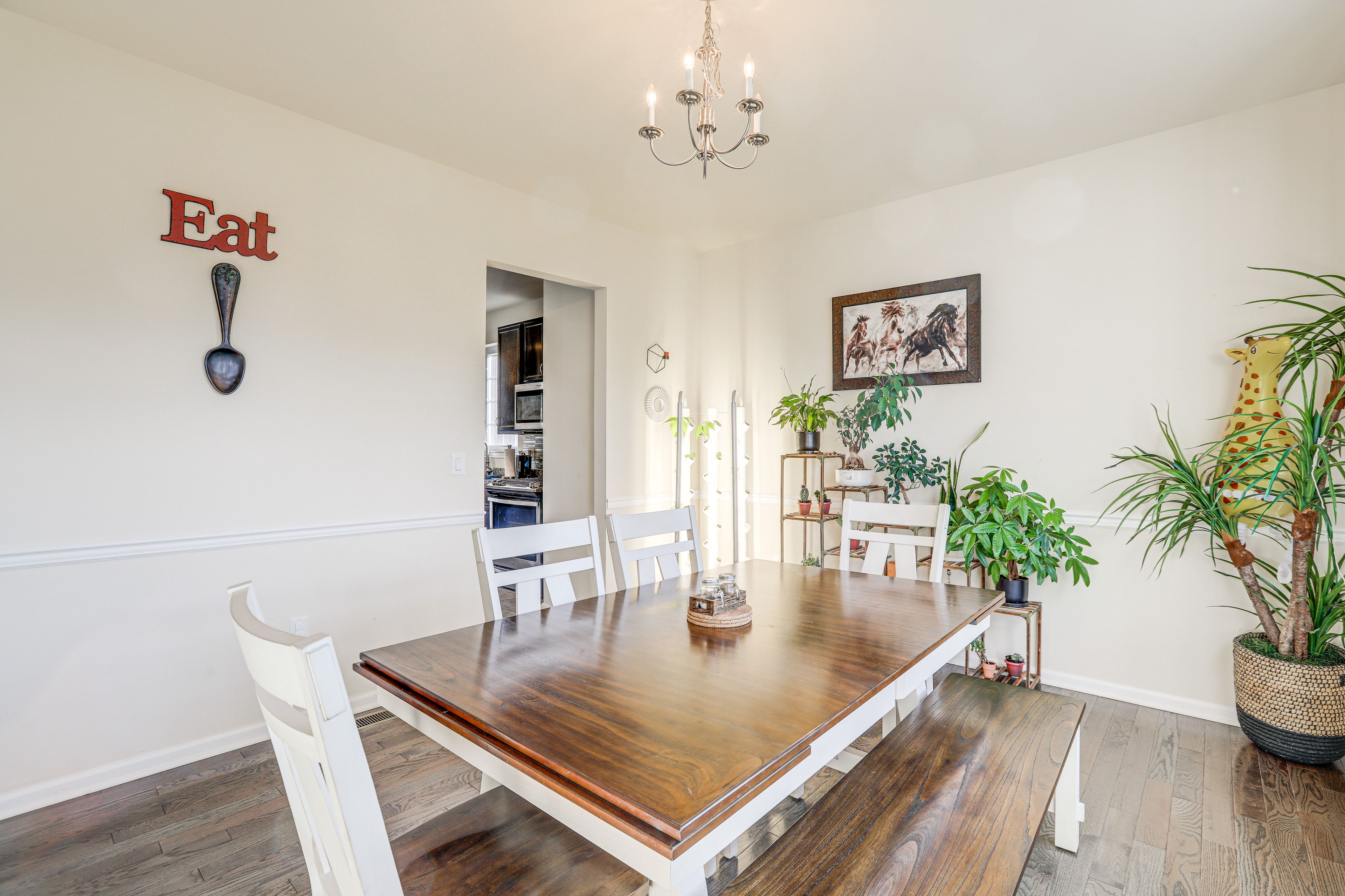 Dining Room | Dishware/Flatware Provided