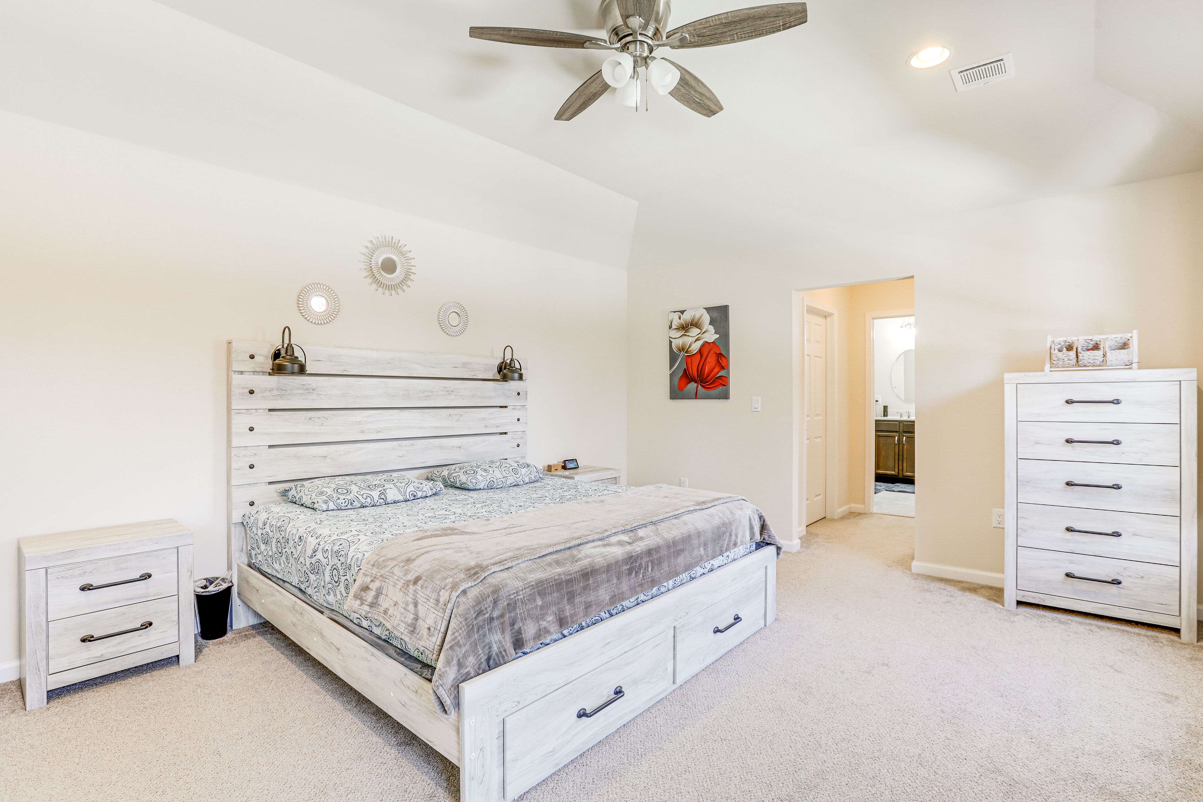 Bedroom 2 | King Bed | 2nd Floor