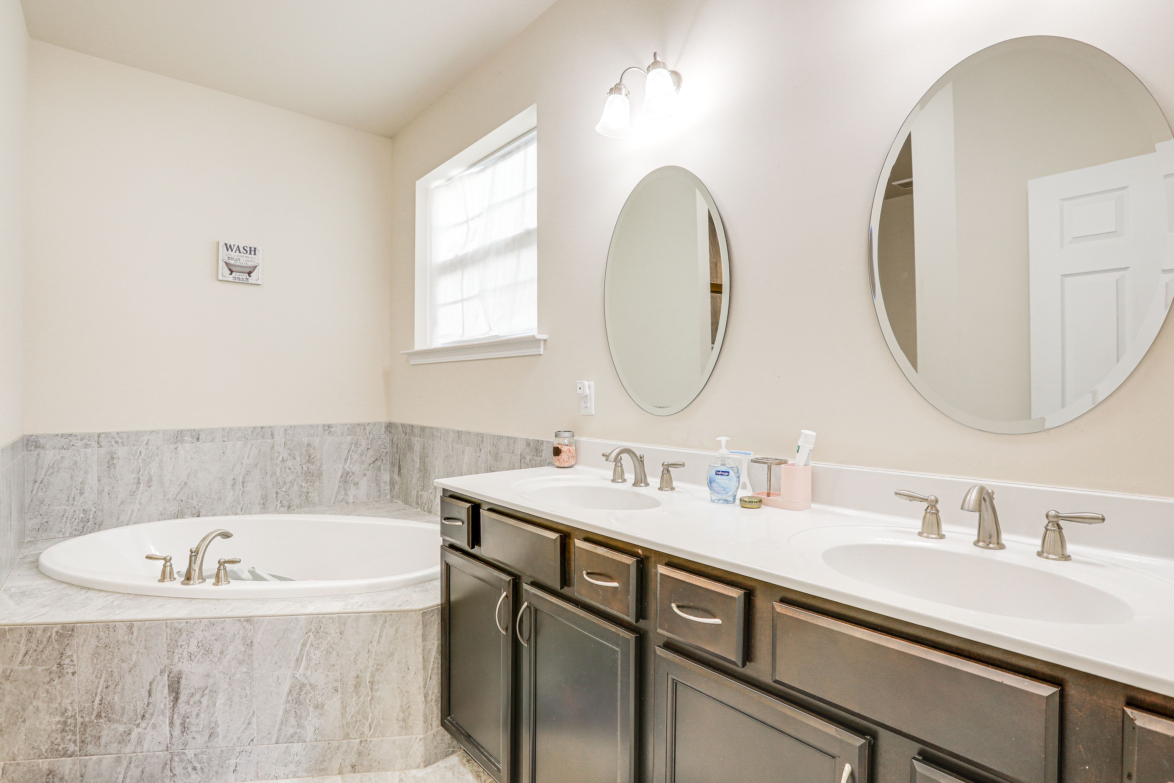 Bathroom | Complimentary Toiletries | Towels Provided