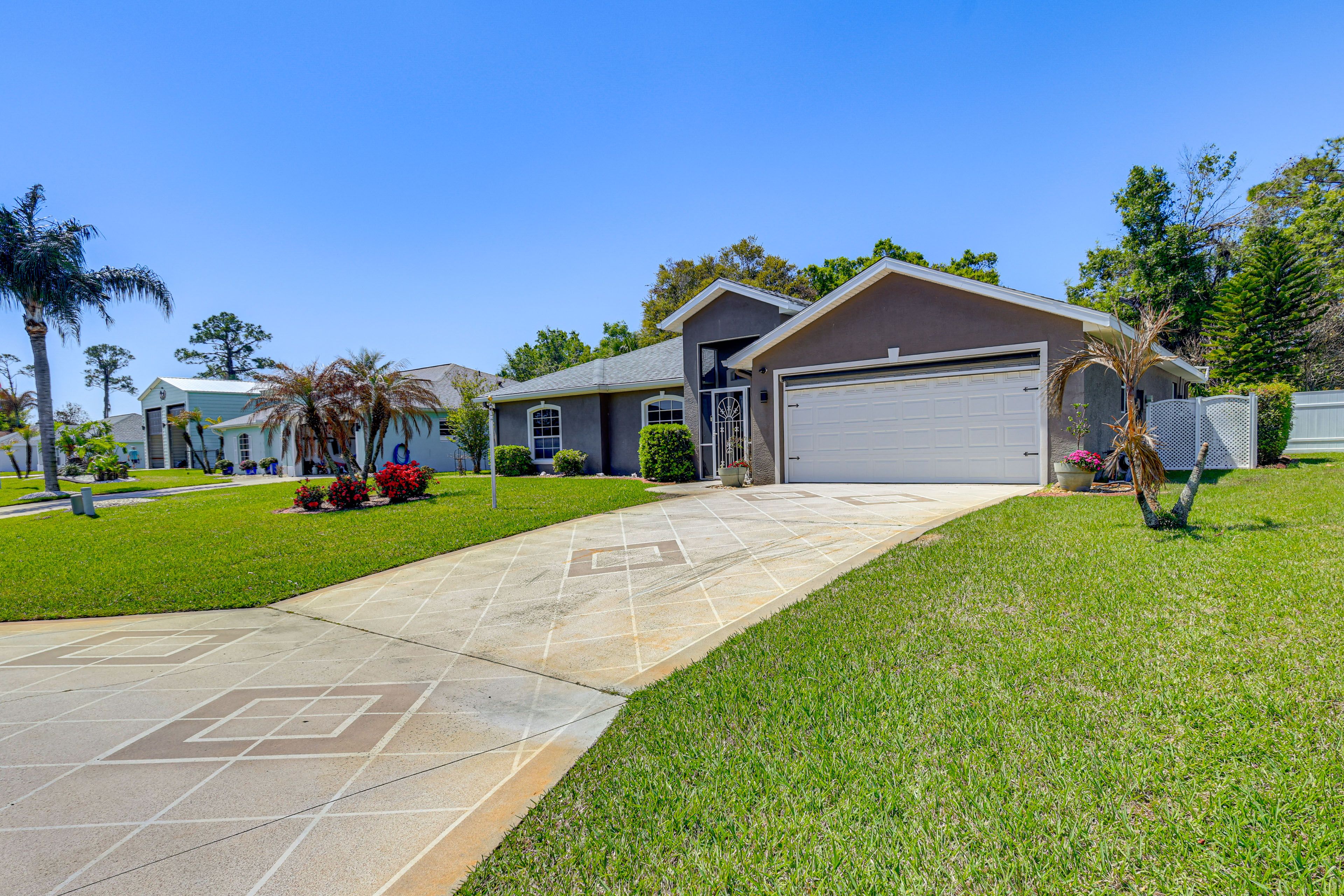 Parking | Driveway (3 Vehicles)