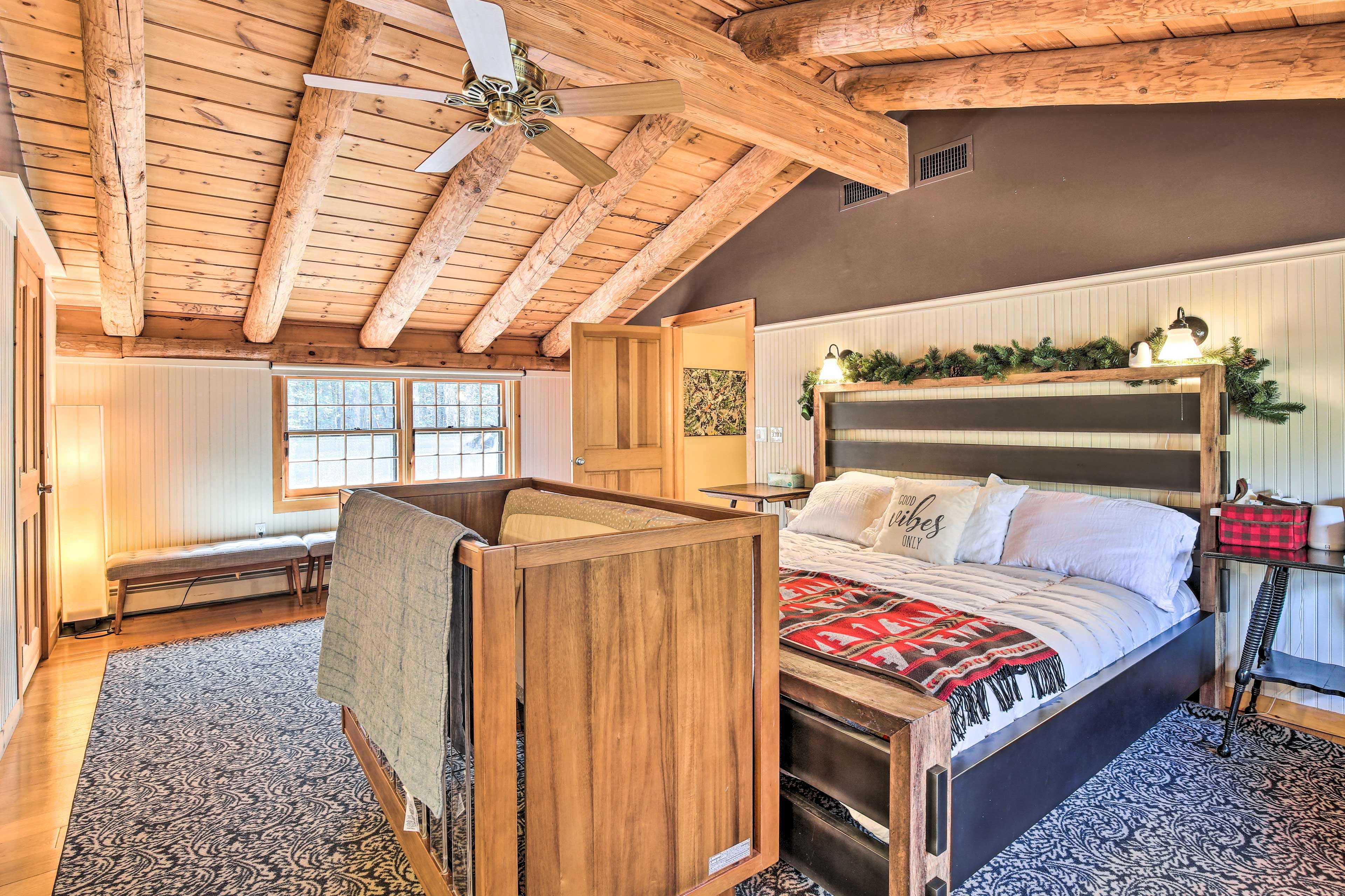 Bedroom 1 | King Bed | Crib | Linens & Towels | Full En-Suite Bathroom