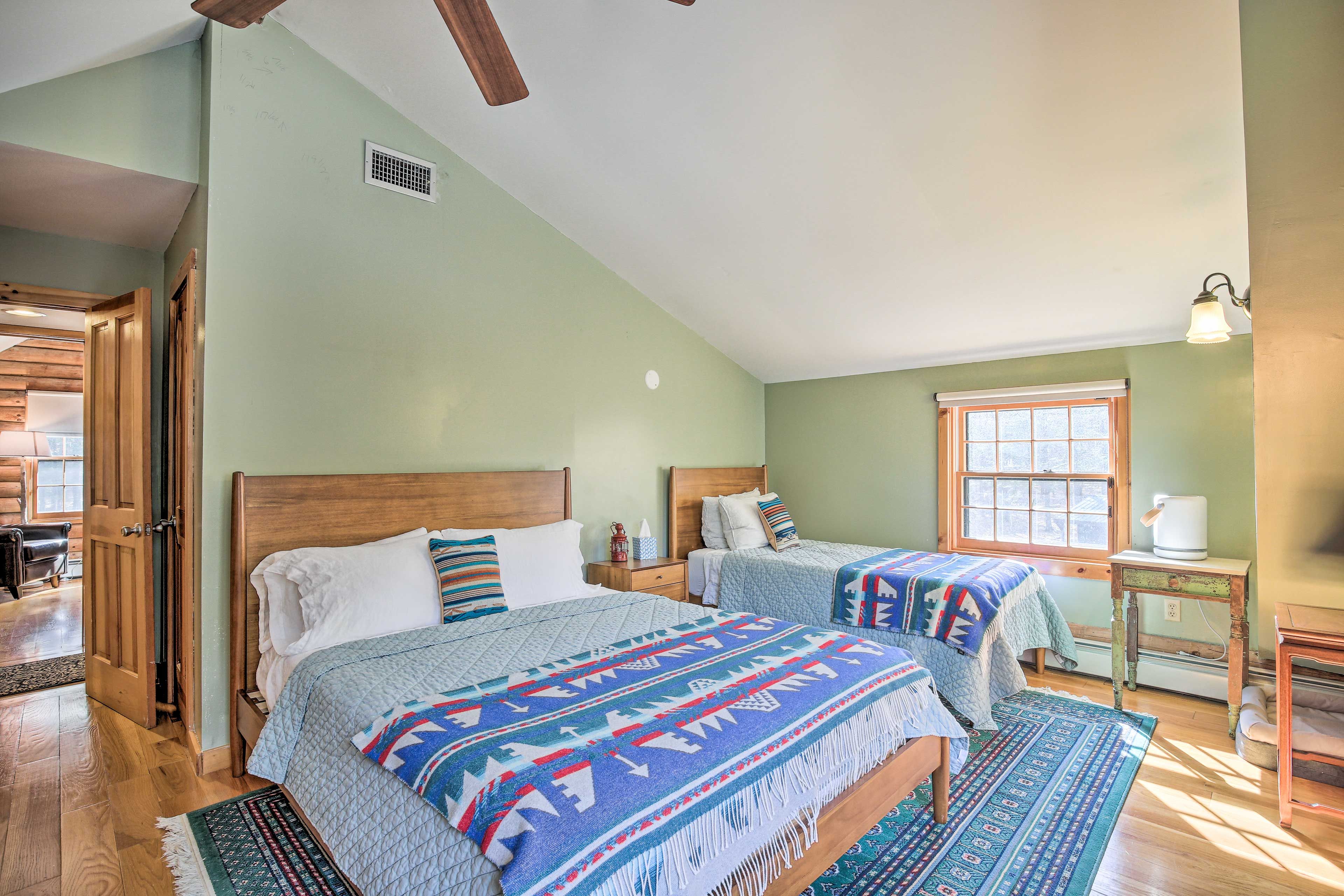 Bedroom 3 | Queen Bed | Twin Bed | 2 Twin Cots