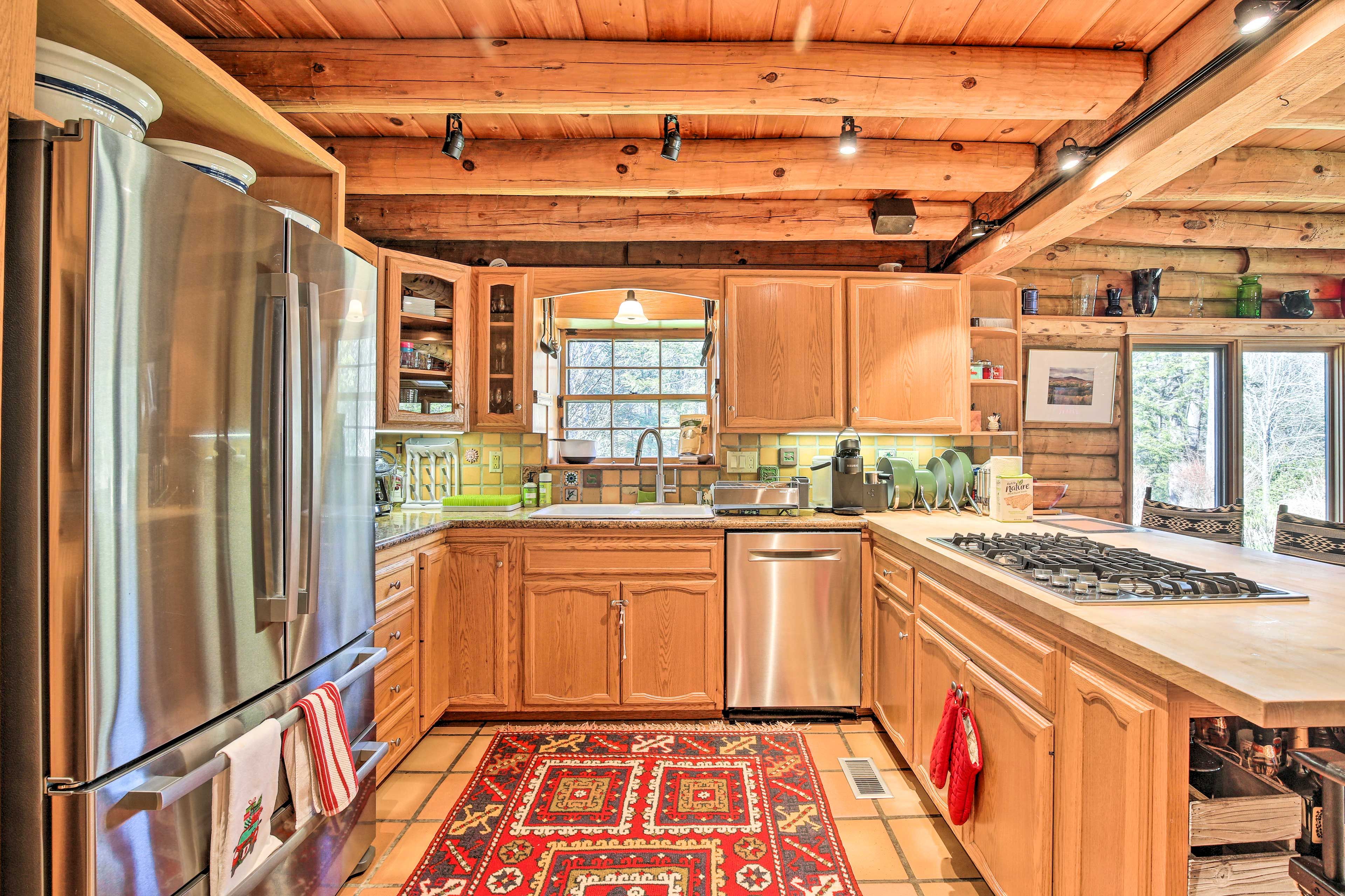 Kitchen | Blender | Crockpot | Keurig Coffee Maker | Toaster Oven
