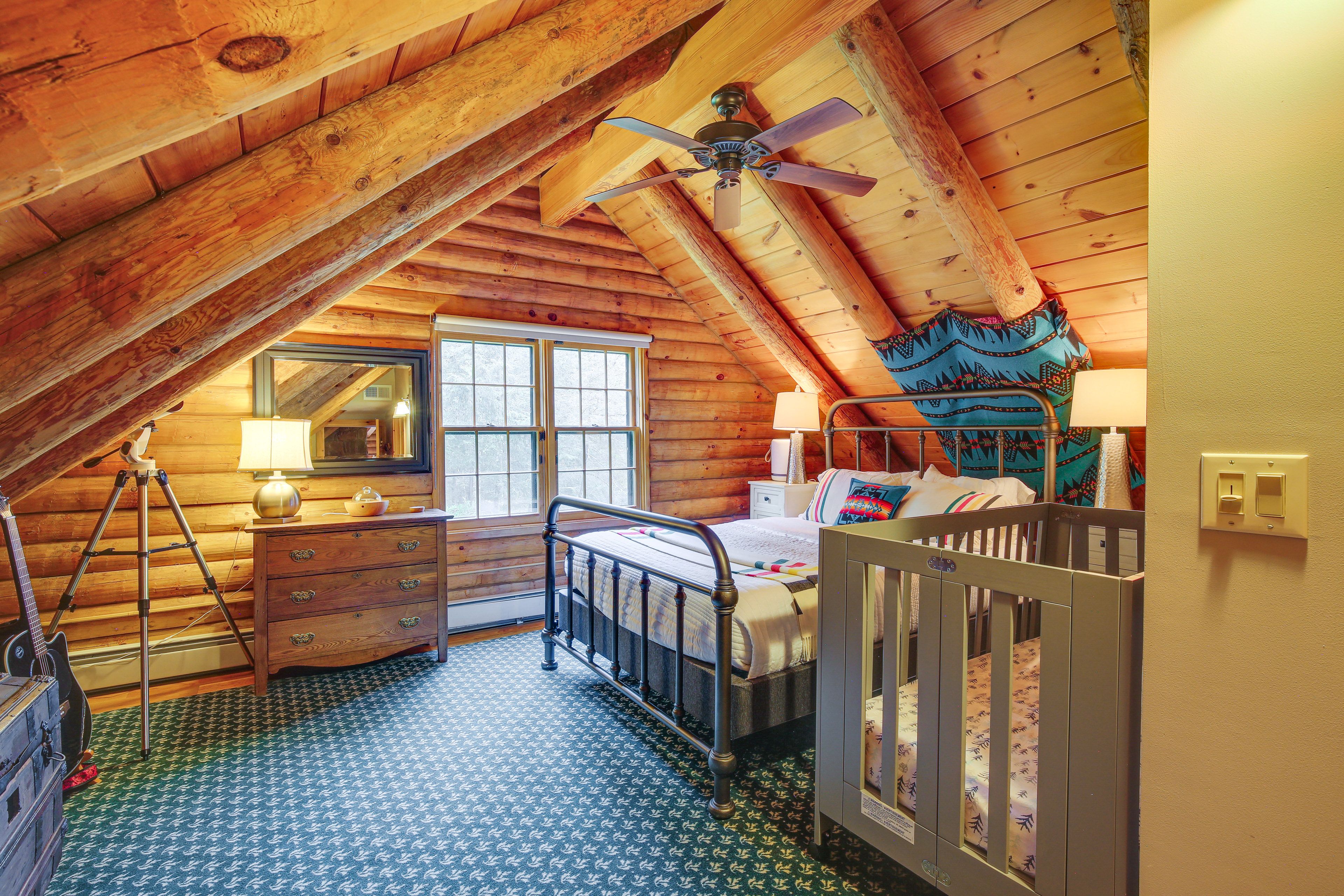 Bedroom 2 | Queen Bed | Pack 'n Play | Crib