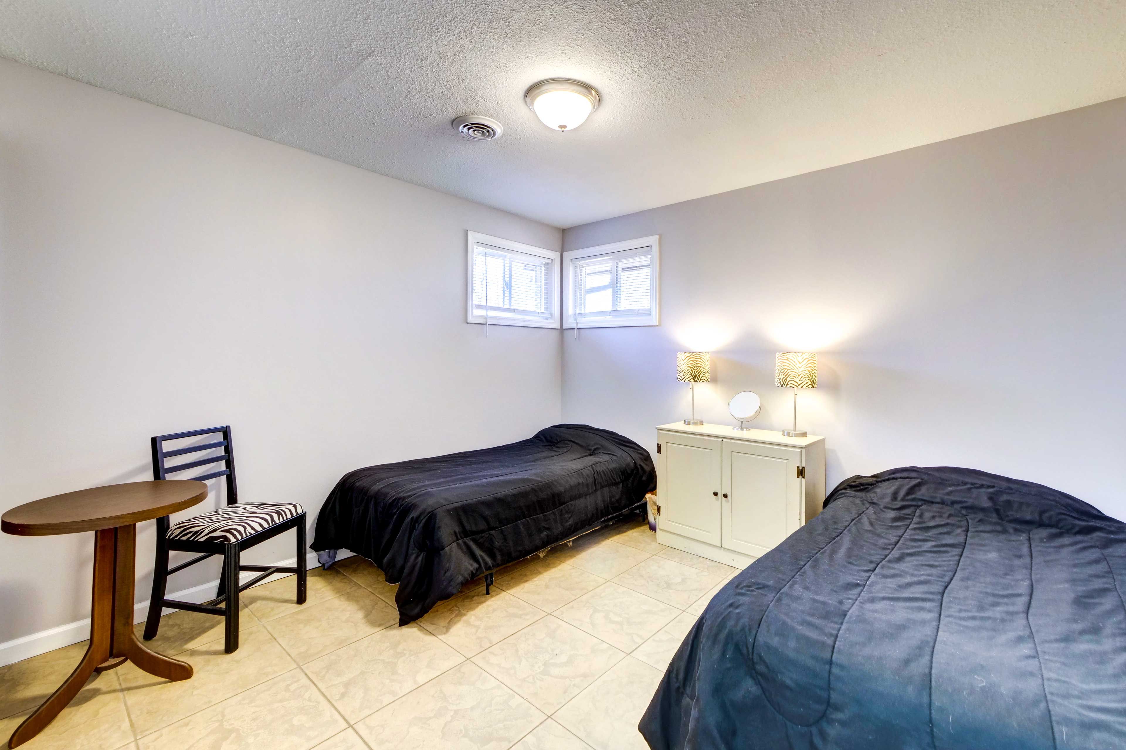 Bedroom 2 | 2 Twin Beds