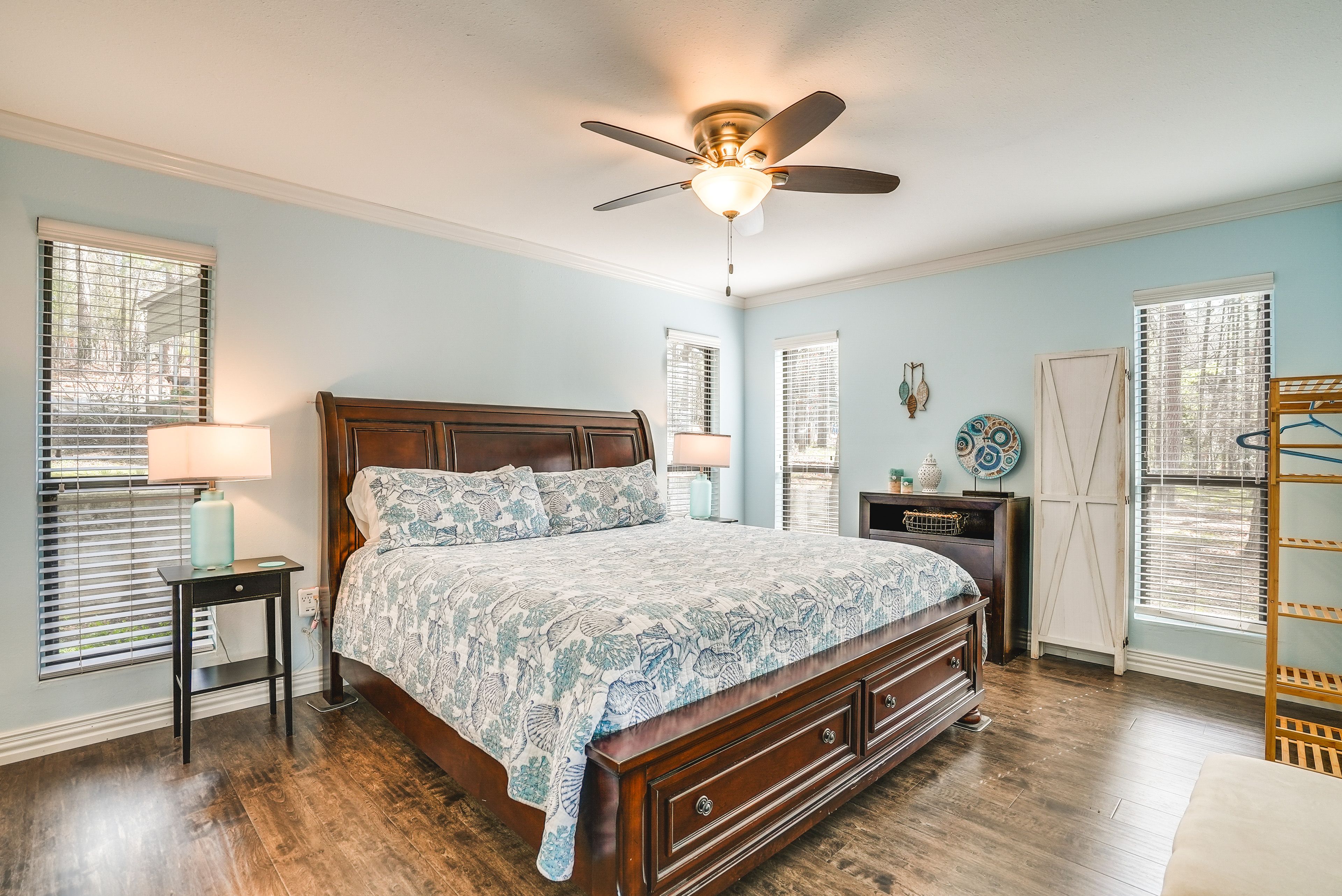 Bedroom 1 | King Bed | Sleeper Sofa | Linens