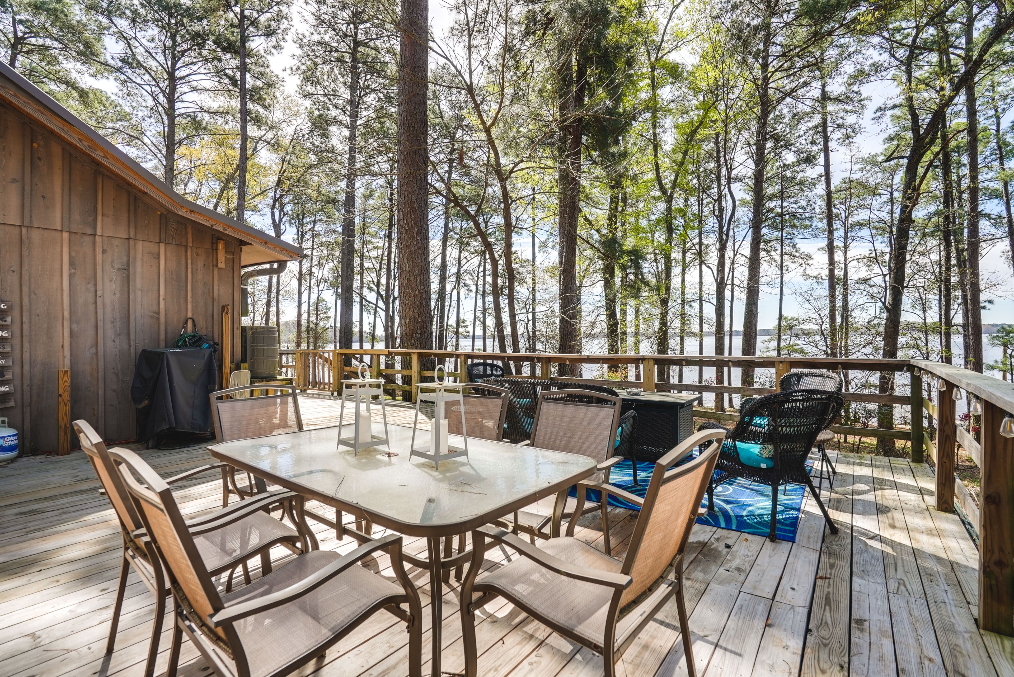 Deck | Outdoor Dining