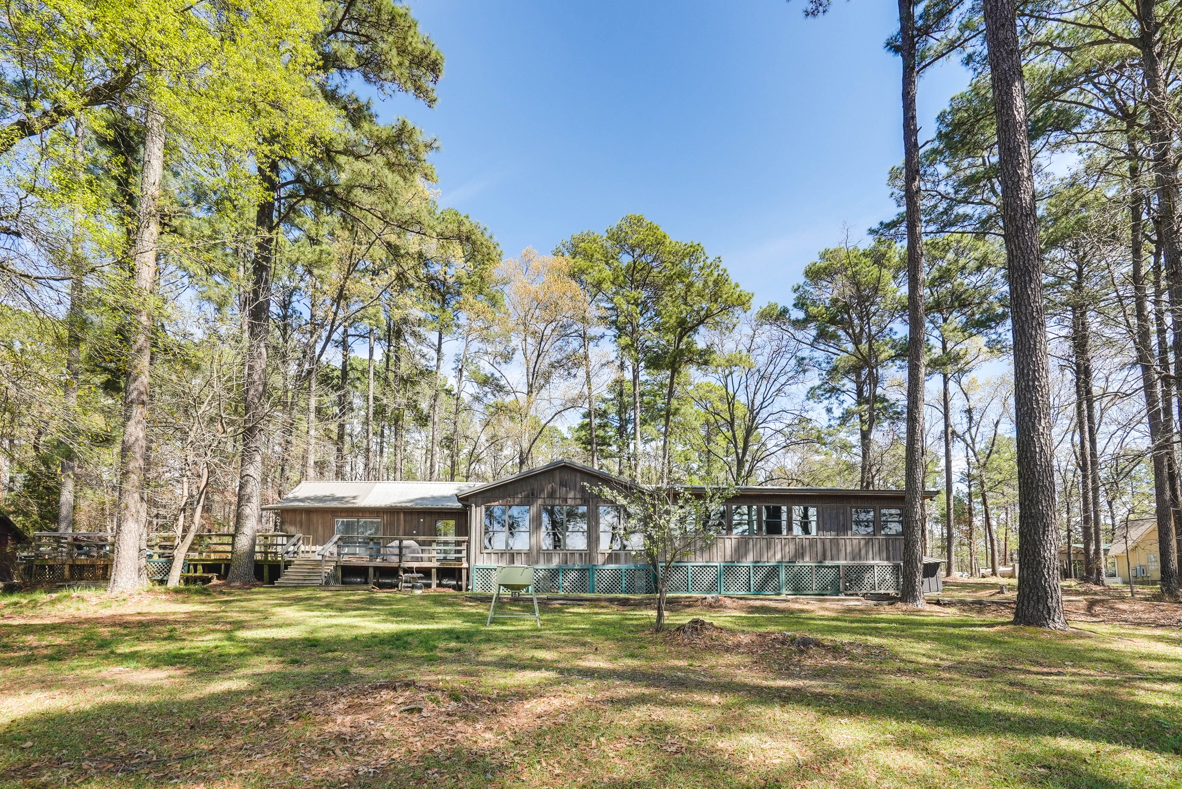 Parking | Driveway (6 Vehicles) | Carport (2 Vehicles) | Trailer Parking