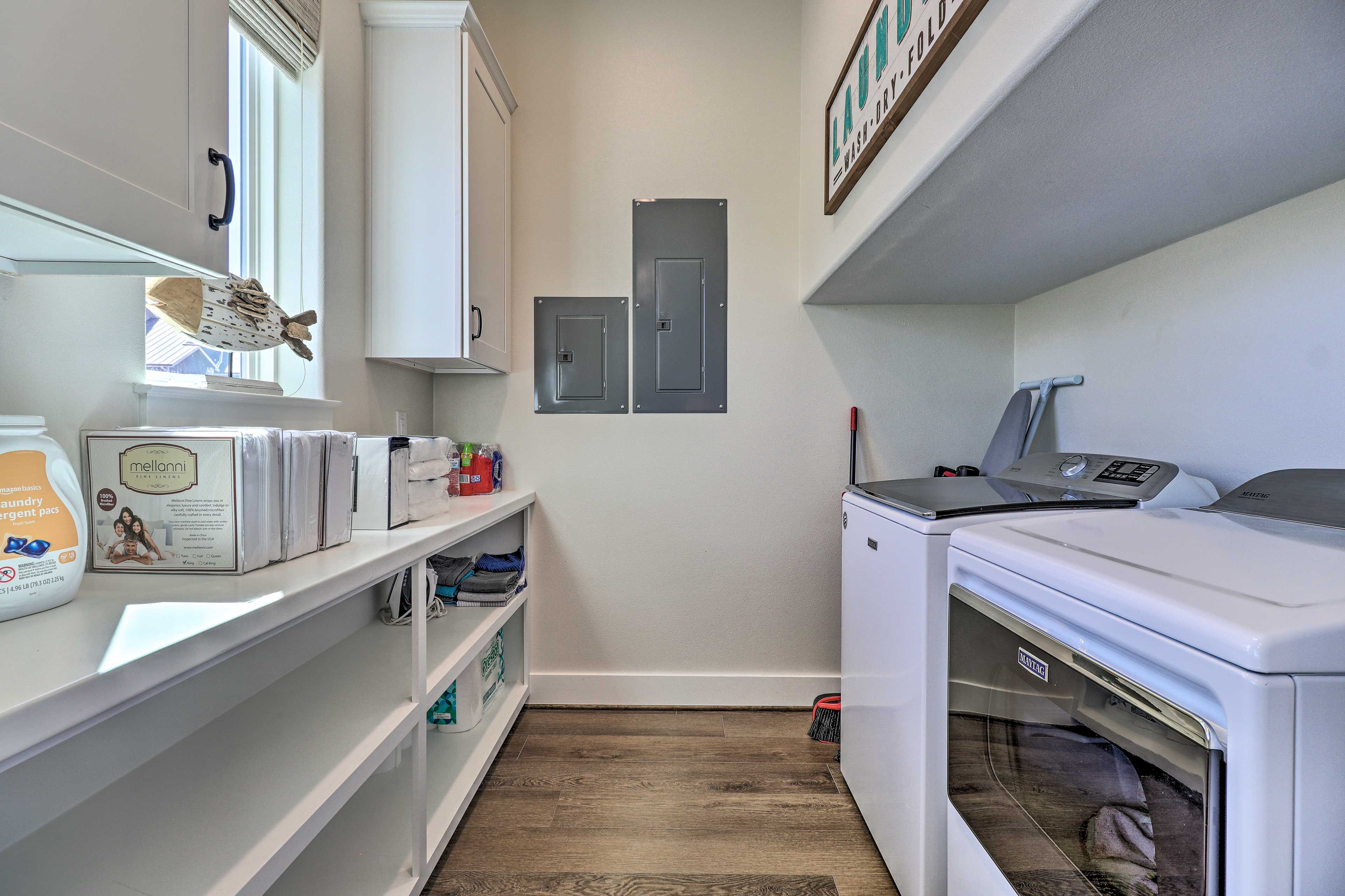 Washer & Dryer | Linens Provided