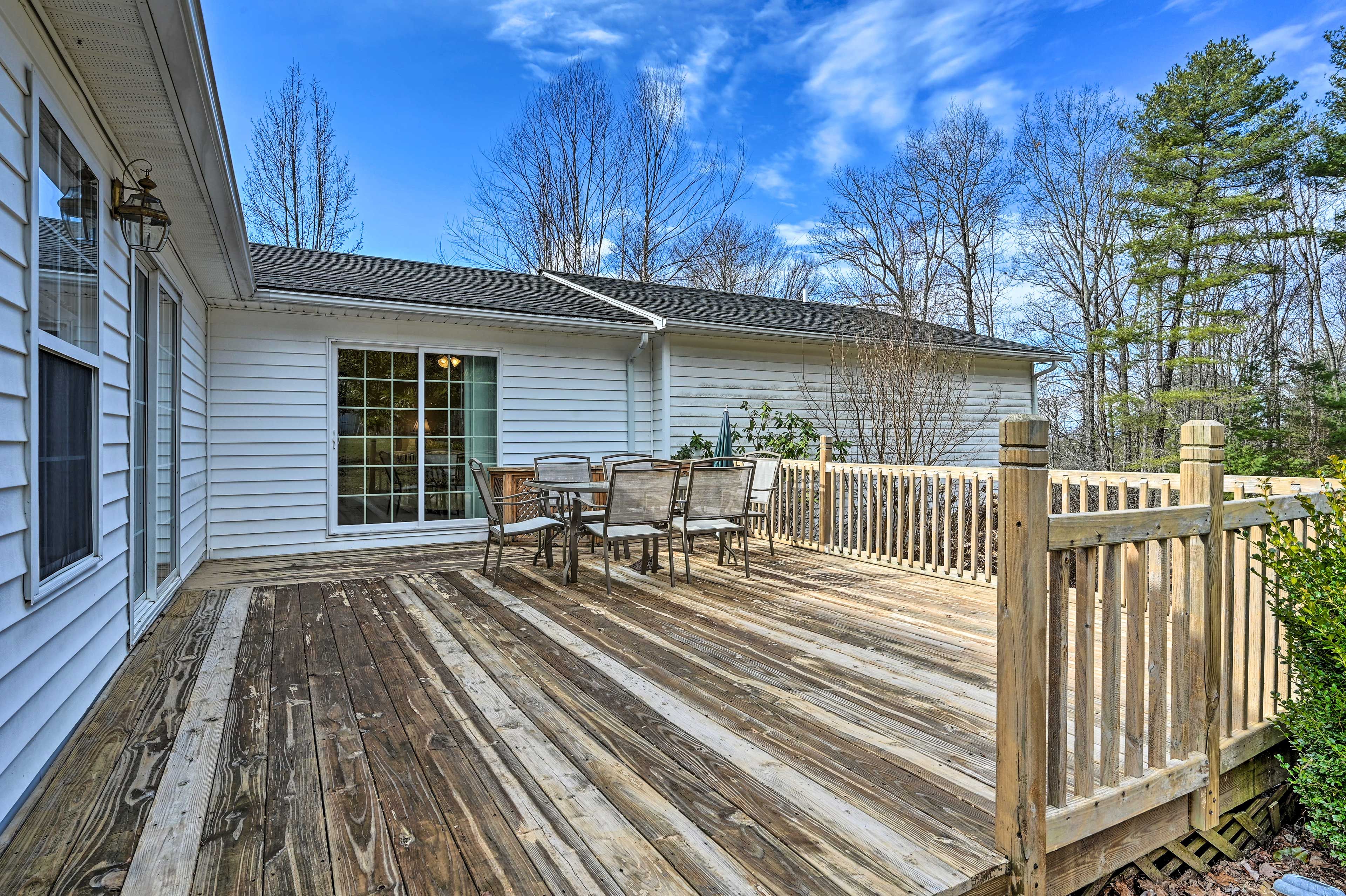 Exterior | Bedrooms/Full Bathrooms on 1st Floor | Central Air Conditioning