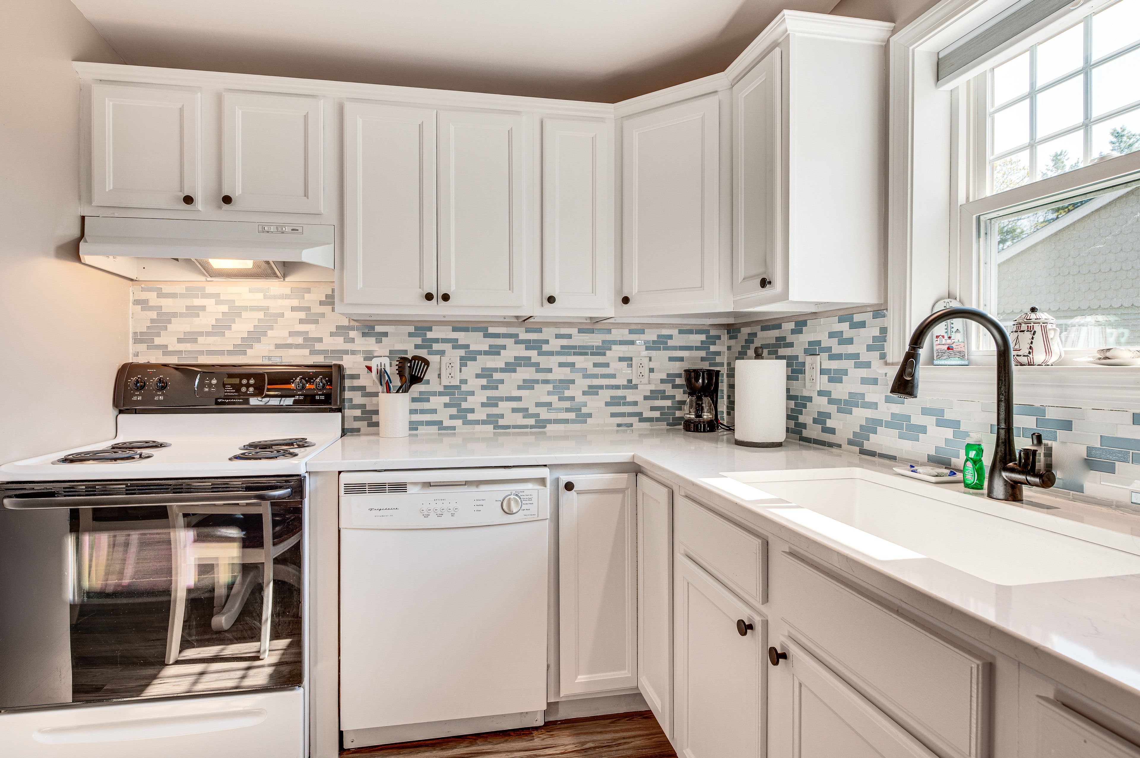 Kitchen | Cooking Basics | Paper Towels/Trash Bags Provided