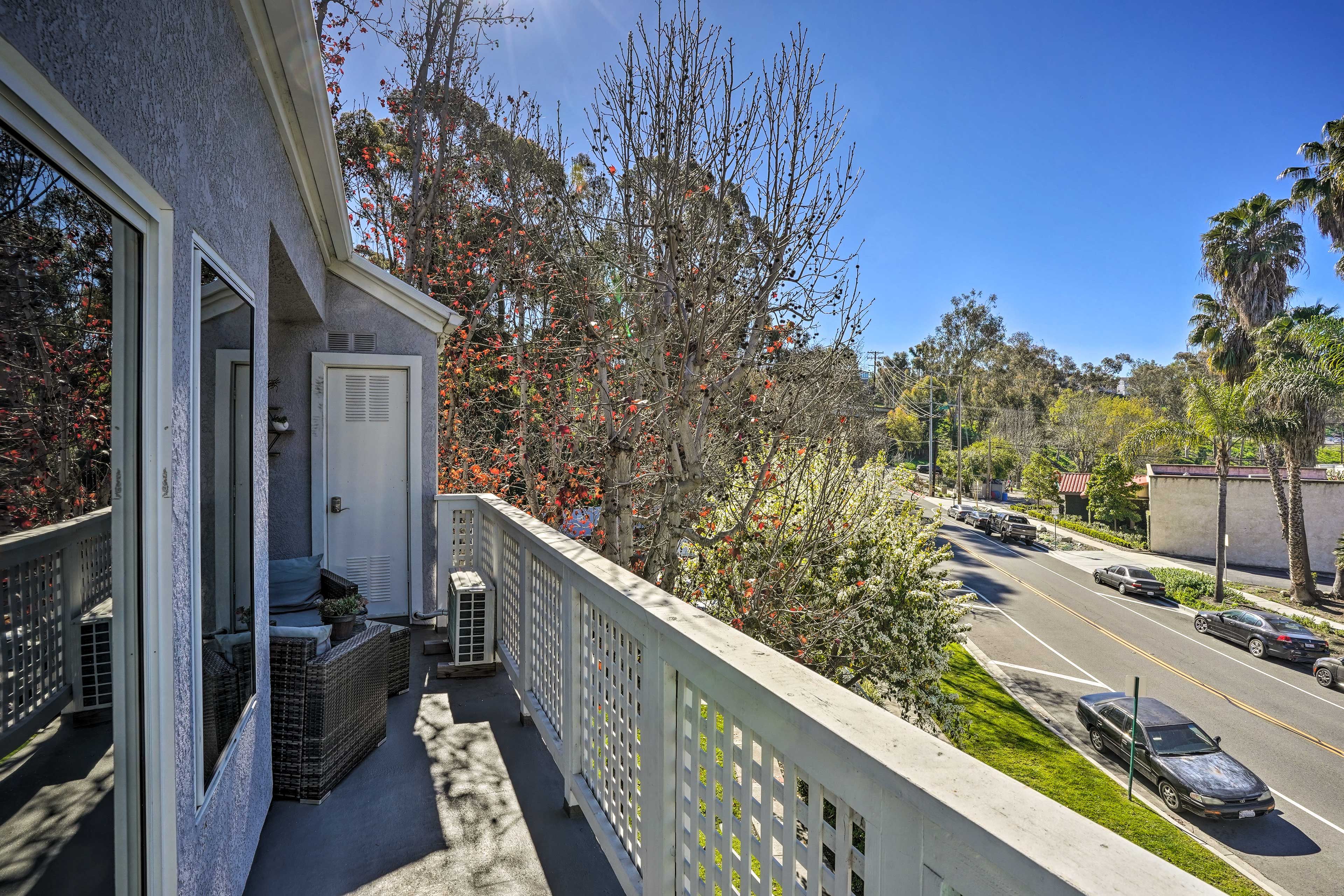 Private Balcony | Dog Friendly w/ Fee (1 Max)