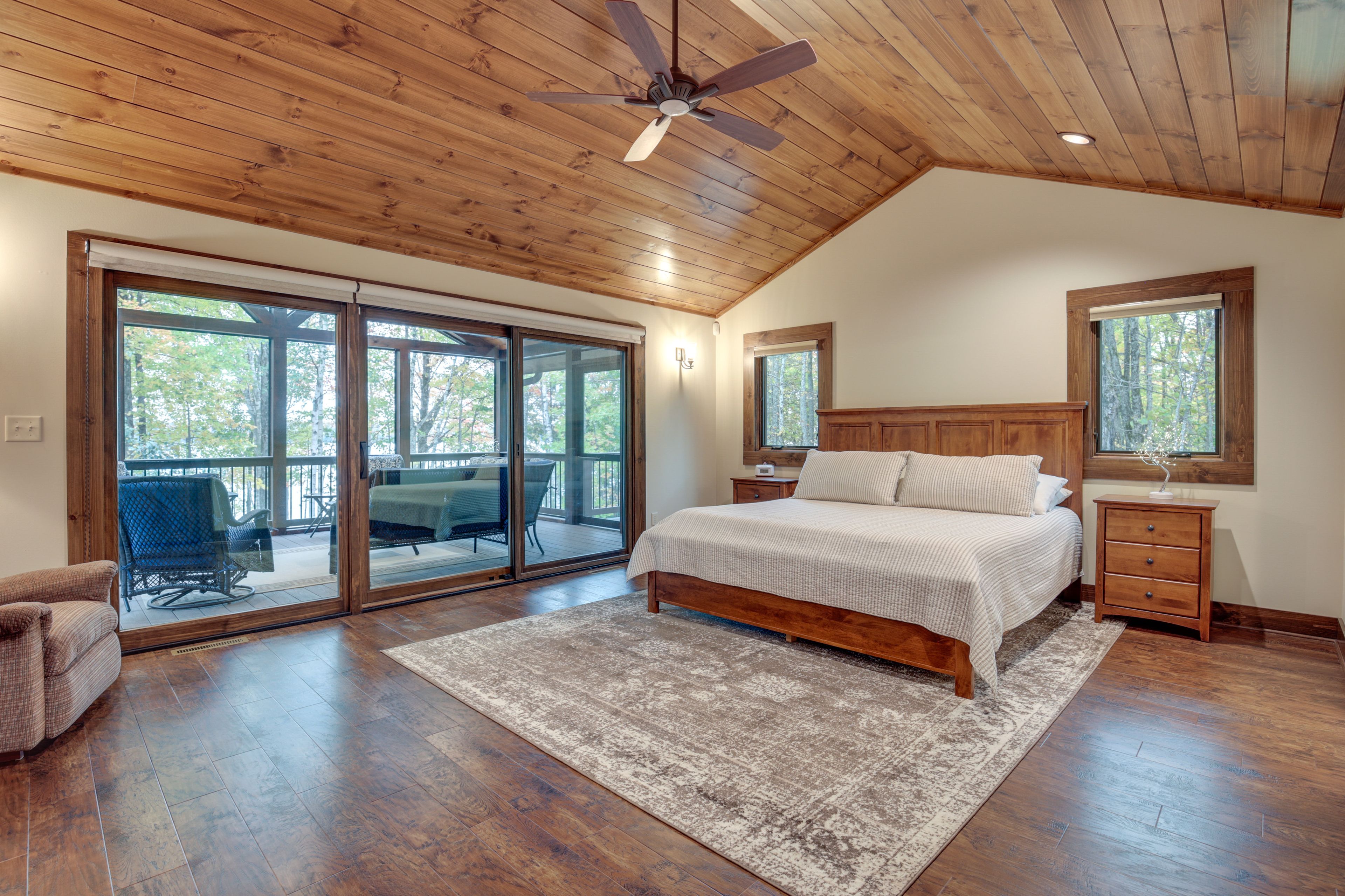 Bedroom Suite | Main Floor | King Bed