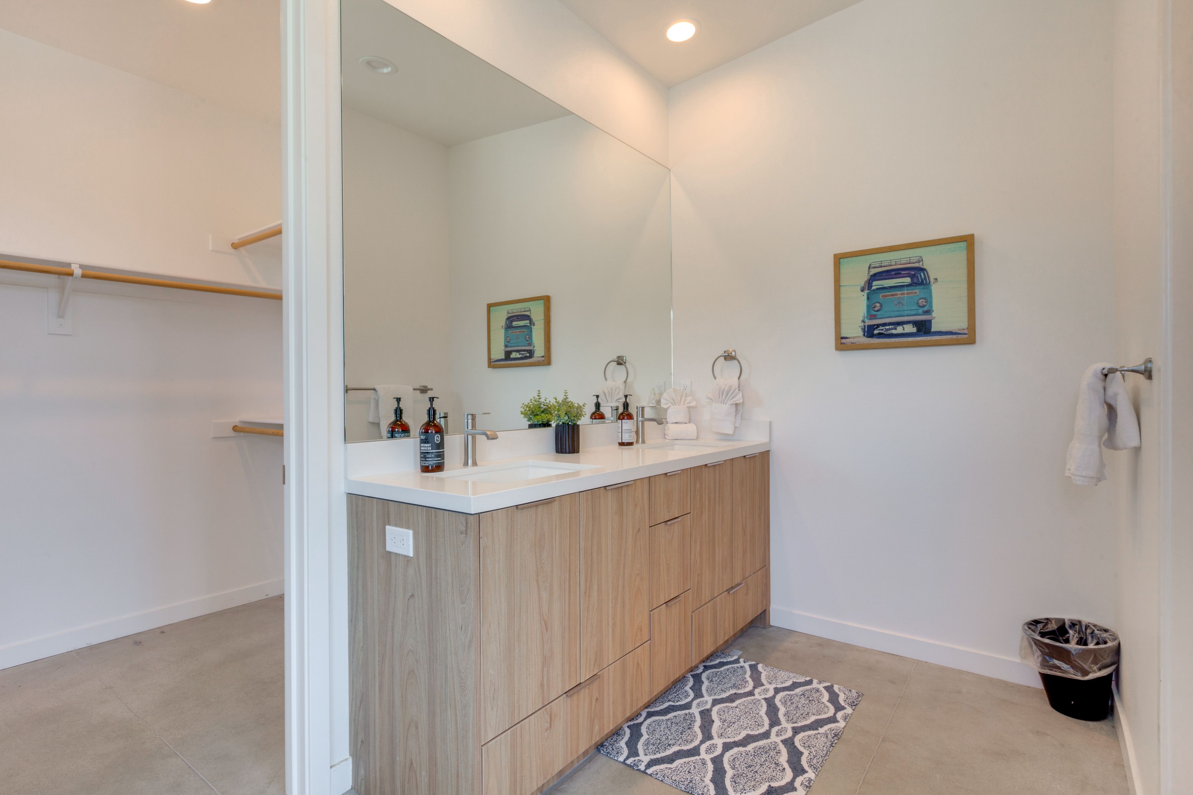 En-Suite Bathroom | Soaking Tub | Shower