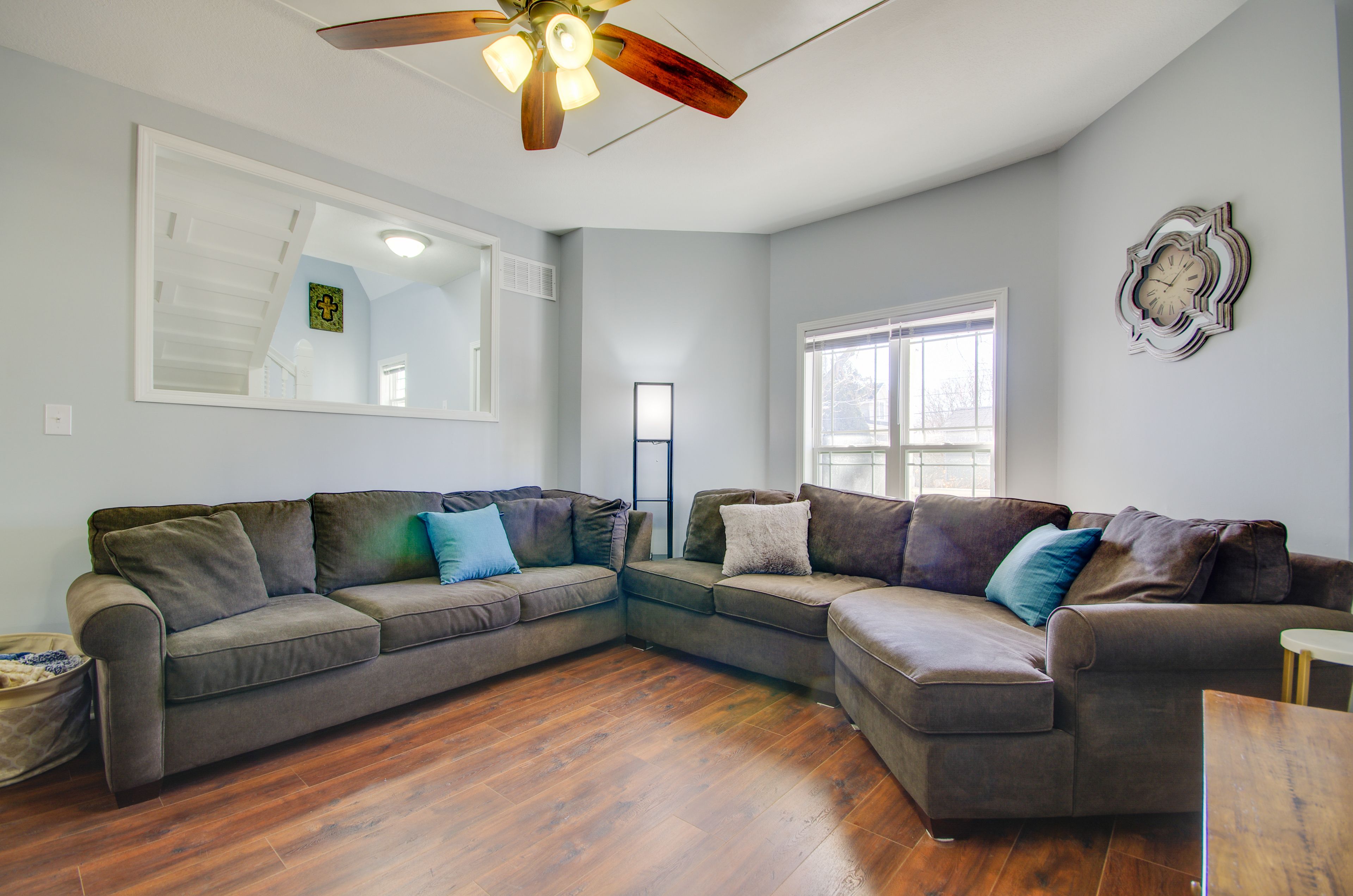 Living Room | Sleeper Sofa | Smart TV | Free WiFi | Board Games