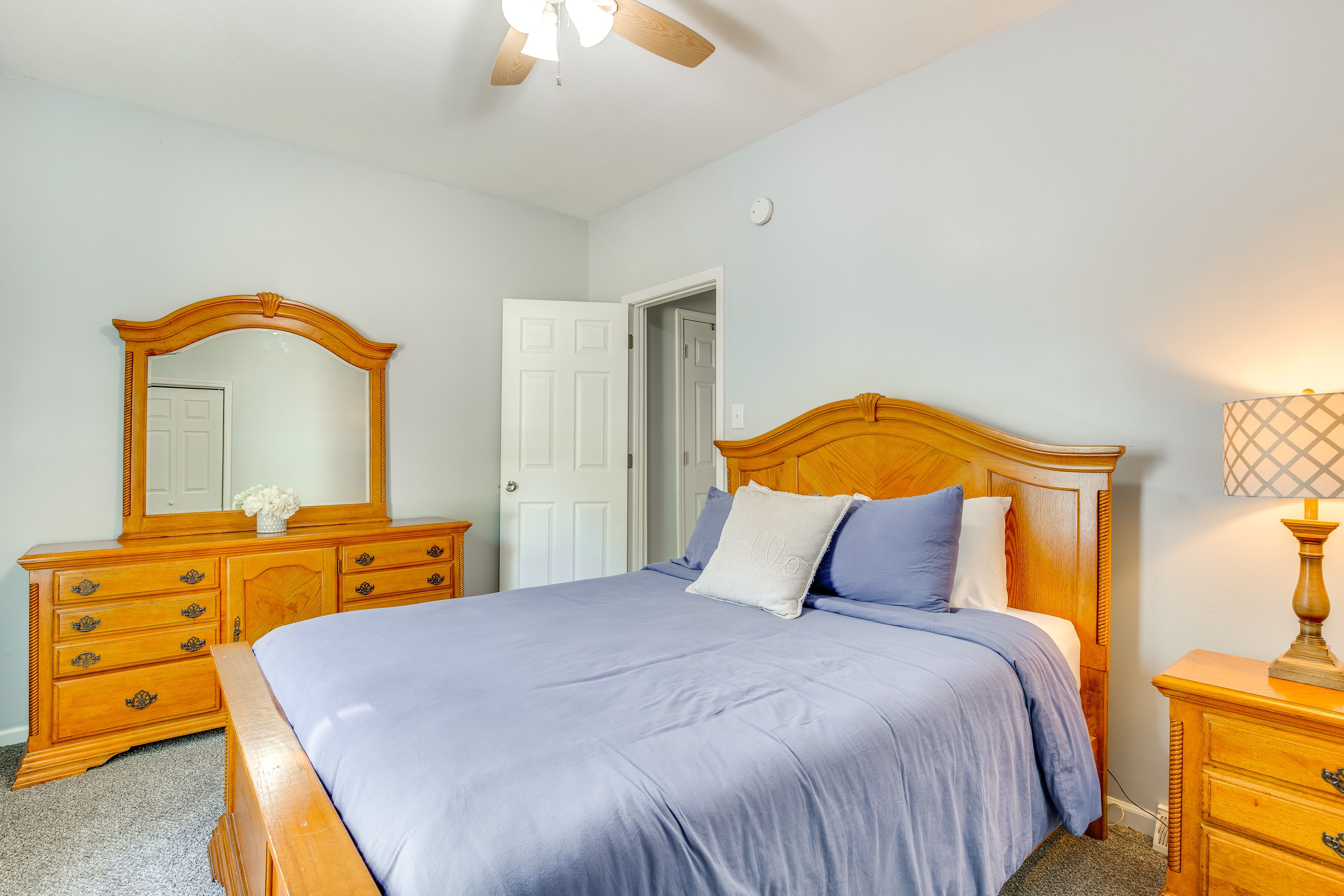 Bedroom 4 | Queen Bed