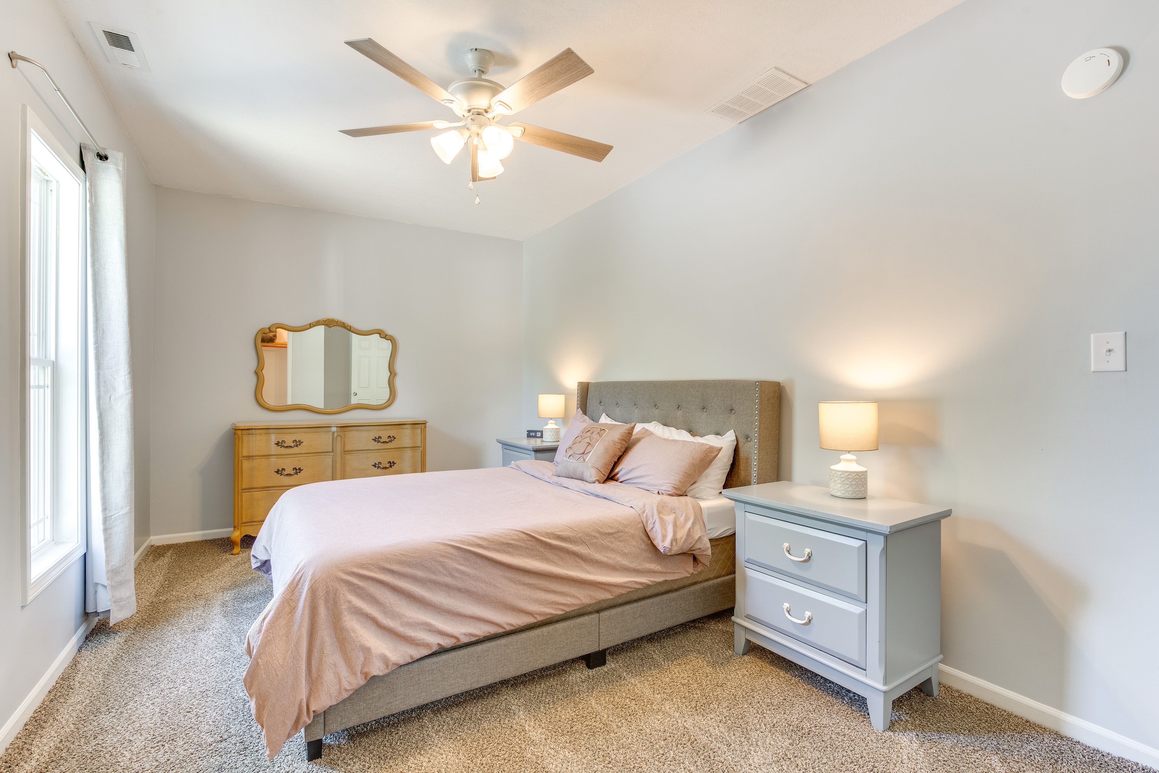 Bedroom 1 | King Bed
