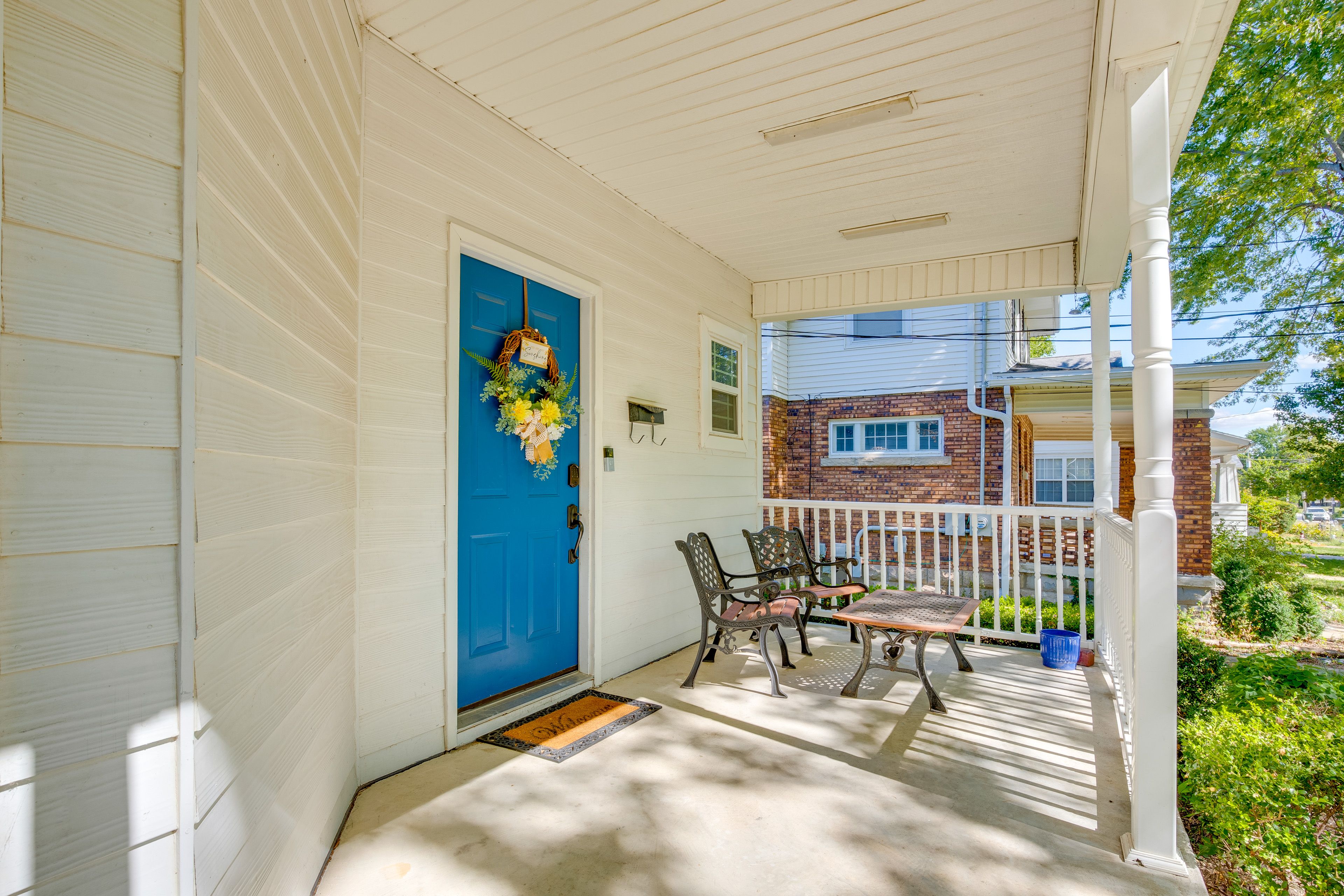 Entry | Ring Doorbell (Facing Out)