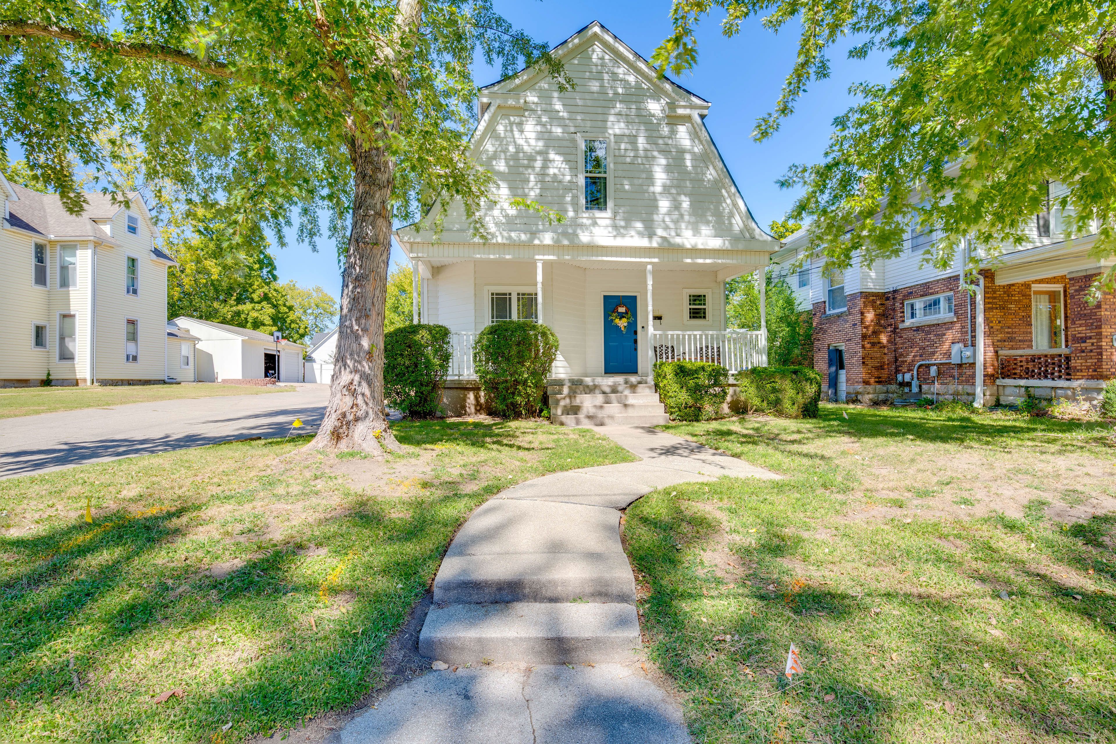 Warrensburg Vacation Rental | 5BR | 2BA | Stairs Required | 1,926 Sq Ft