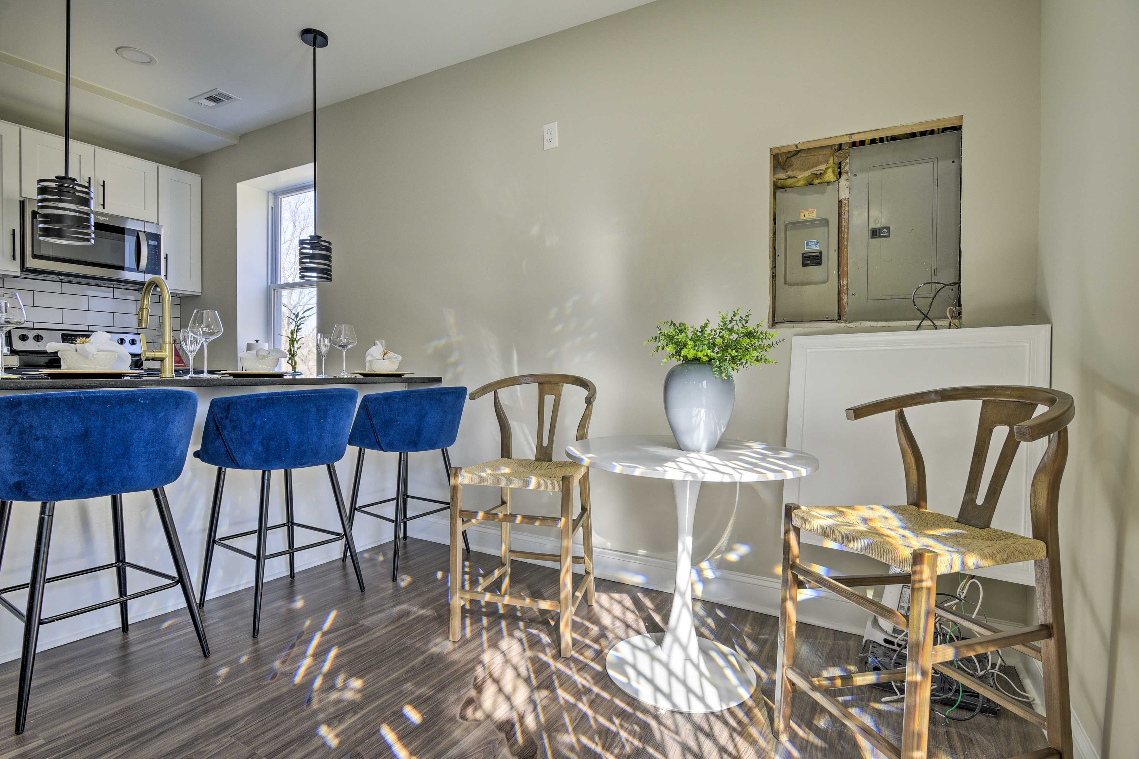 Dining Area | Well-Equipped Kitchen | Stove/Oven