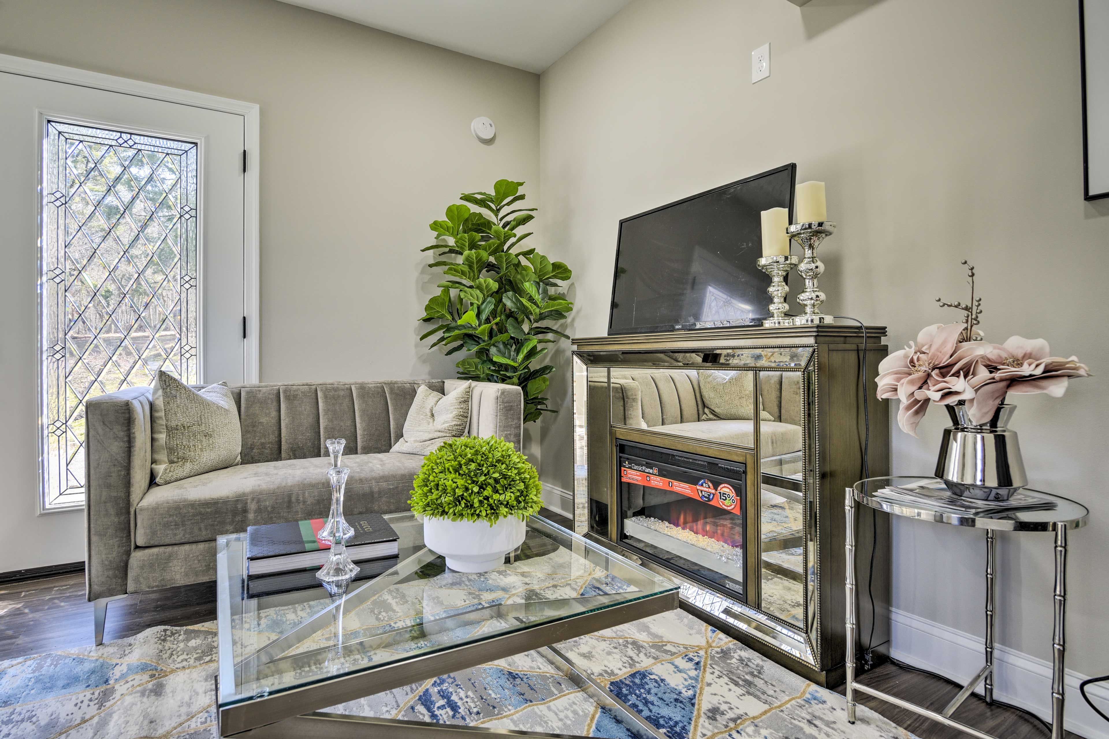 Newark Vacation Rental | 1BR | 1BA | 554 Sq Ft | Step-Free Access