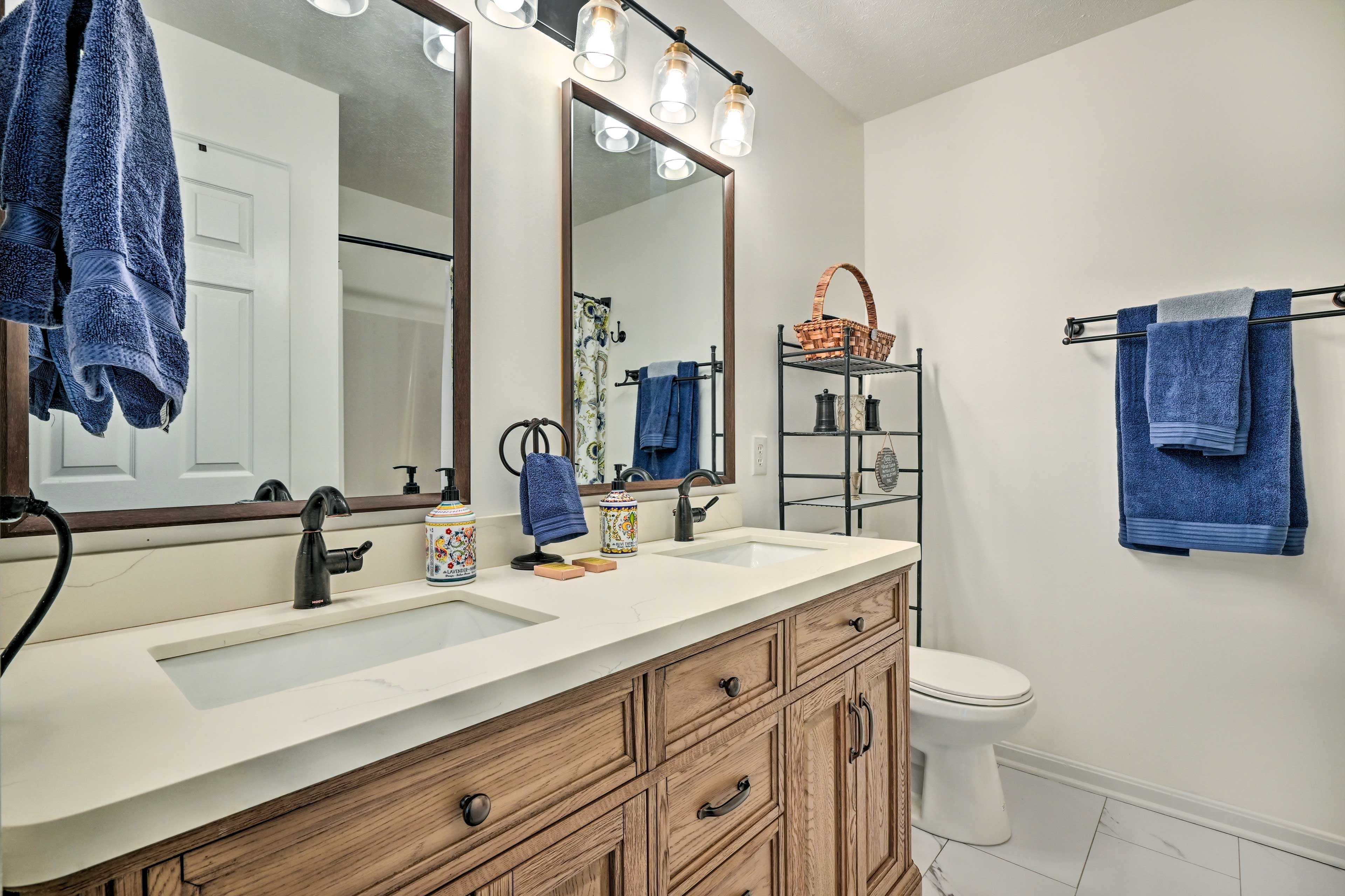 En-Suite Bathroom | Towels Provided