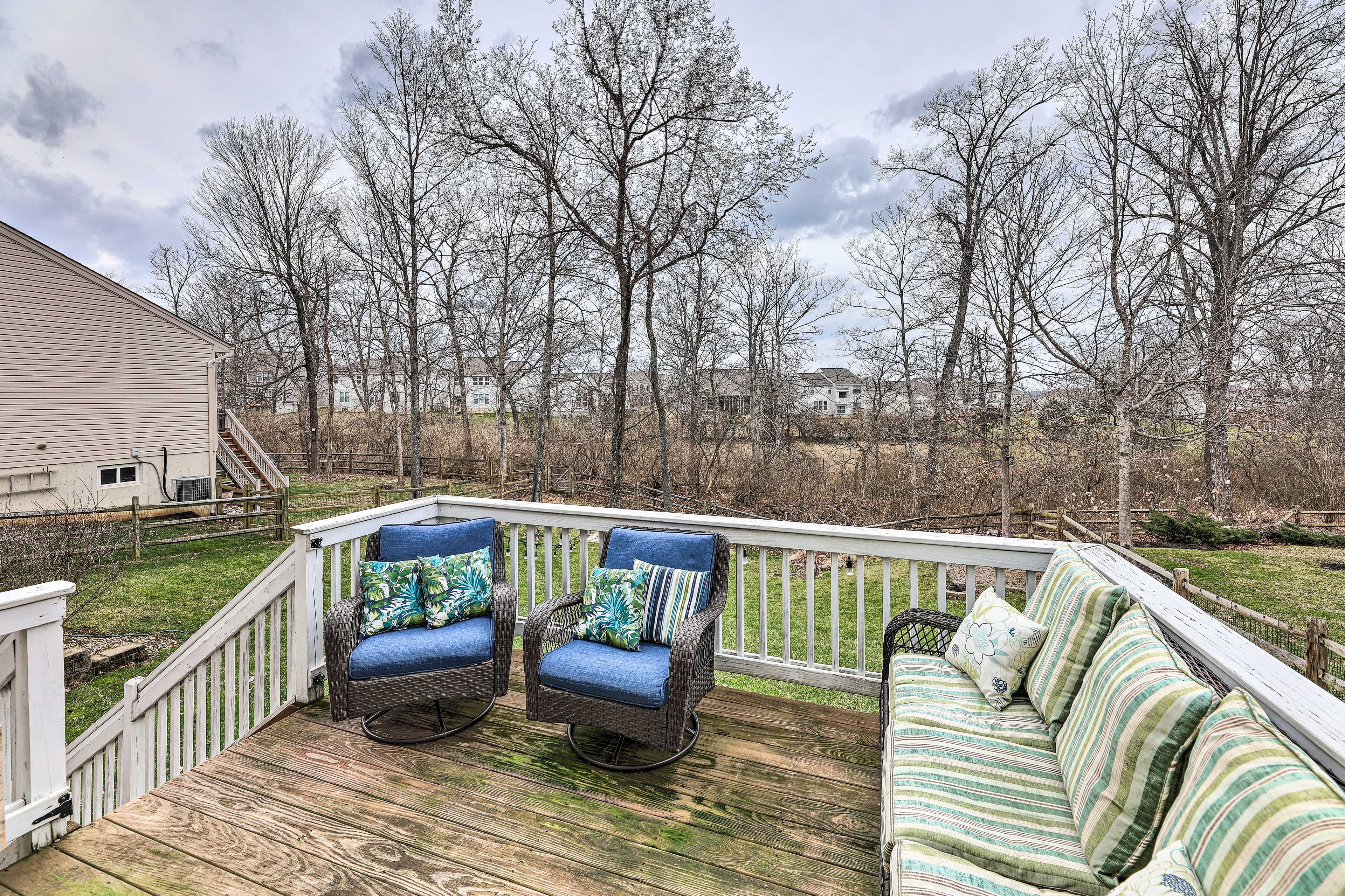 Deck | Seating