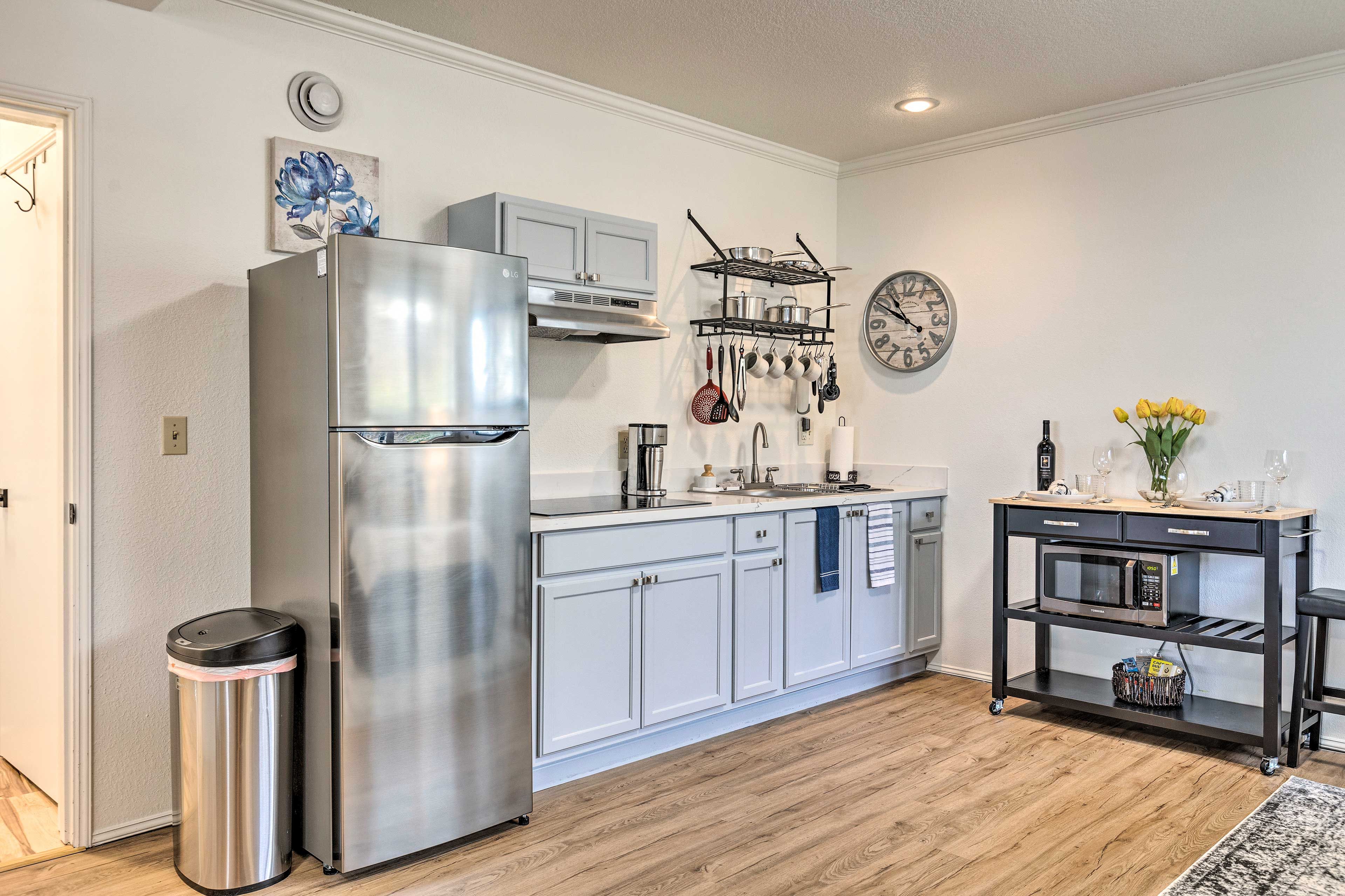 Kitchen | Coffee Maker | Microwave | Toaster | Wine Glasses