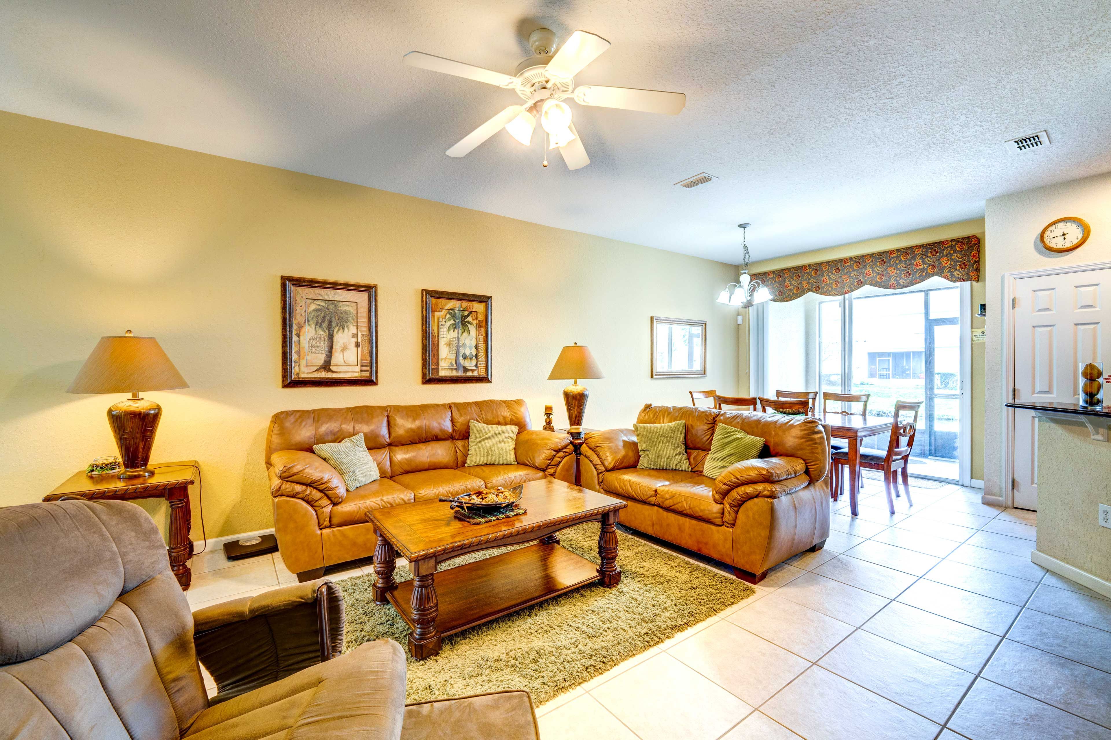 Living Room | Sleeper Sofa | Free WiFi | Step-Free Entry