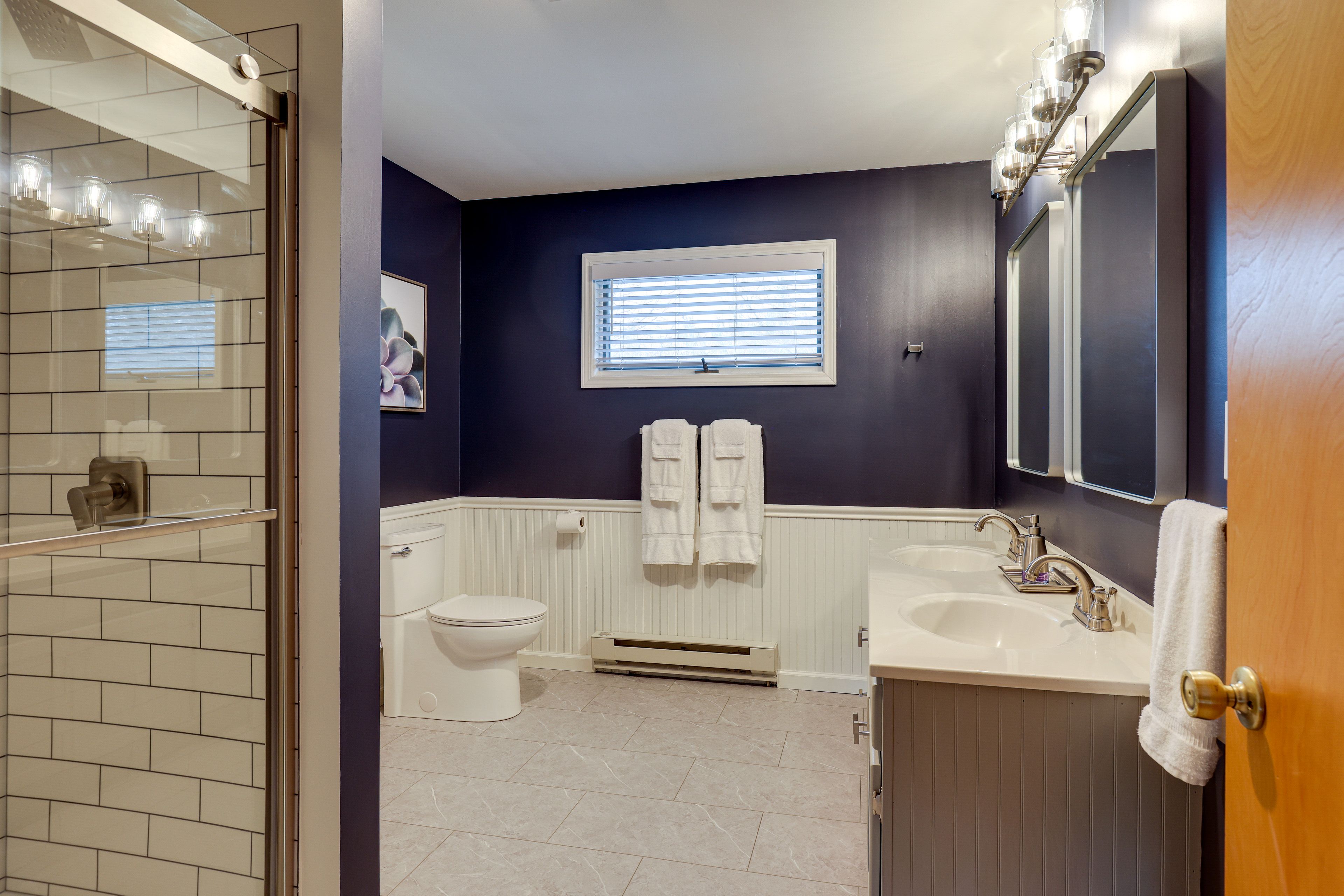 Full Bathroom | Complimentary Toiletries