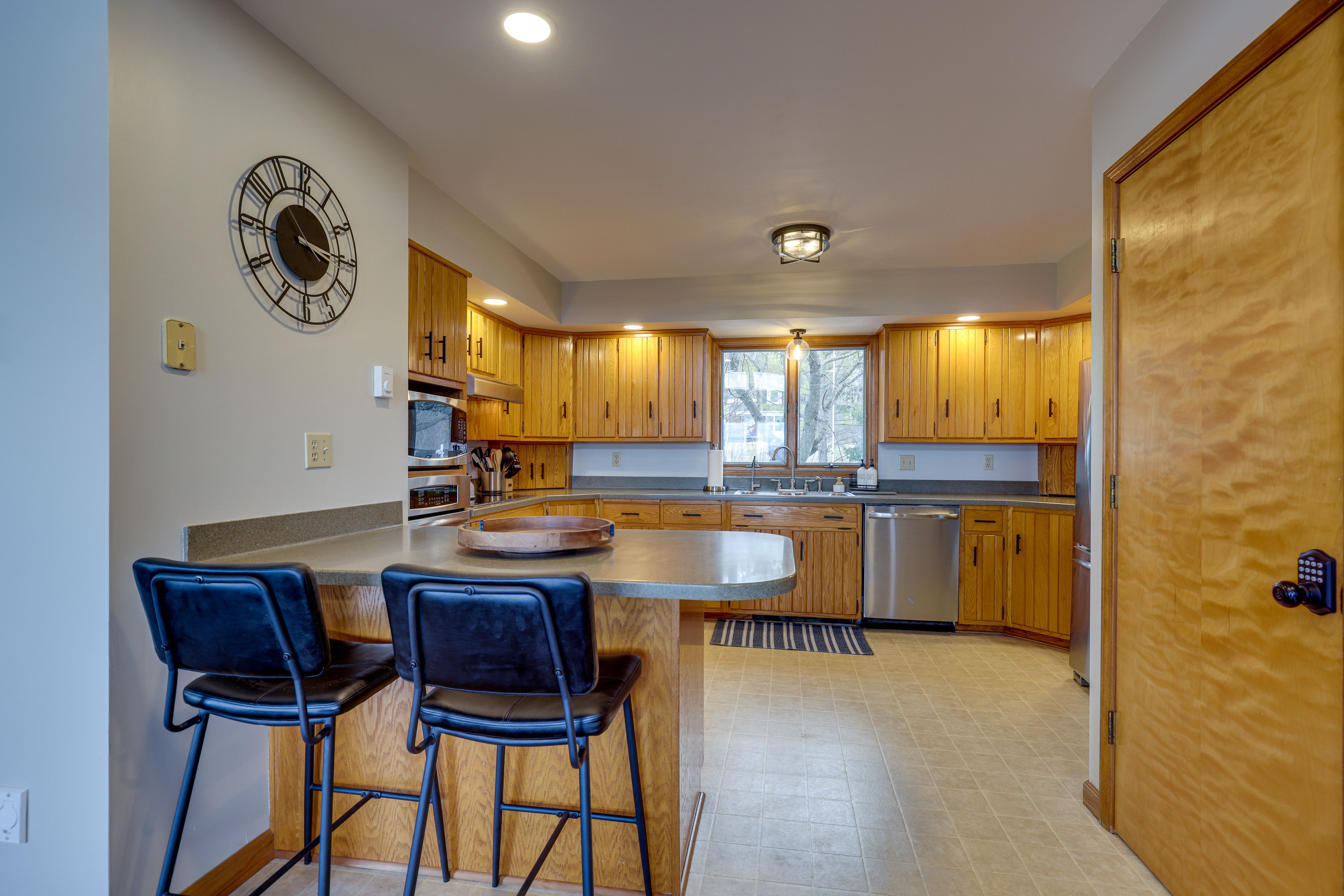 Kitchen | 1st Floor | Dishwasher | Breakfast Bar | Cooking Basics