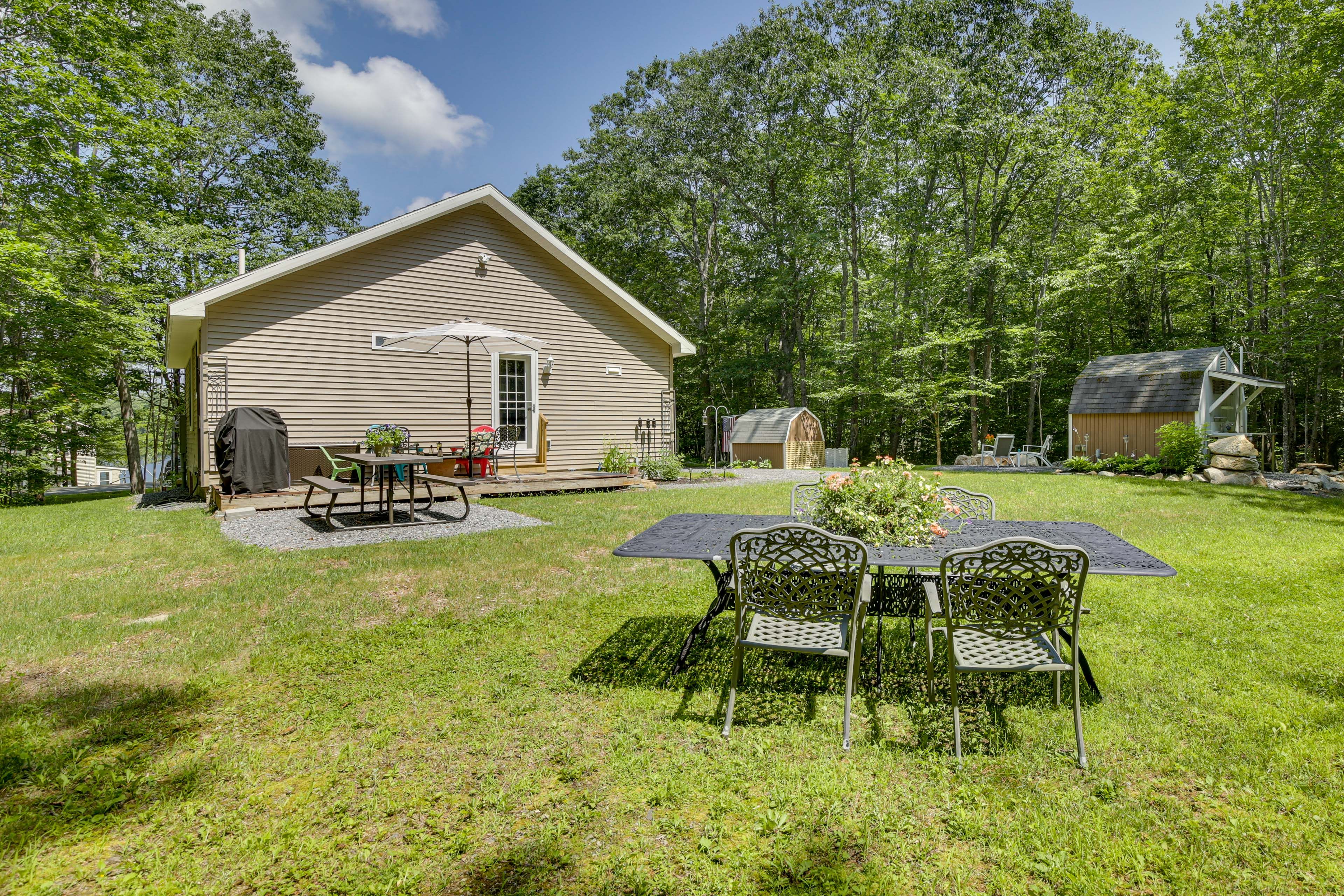 Yard Space | Outdoor Dining Table