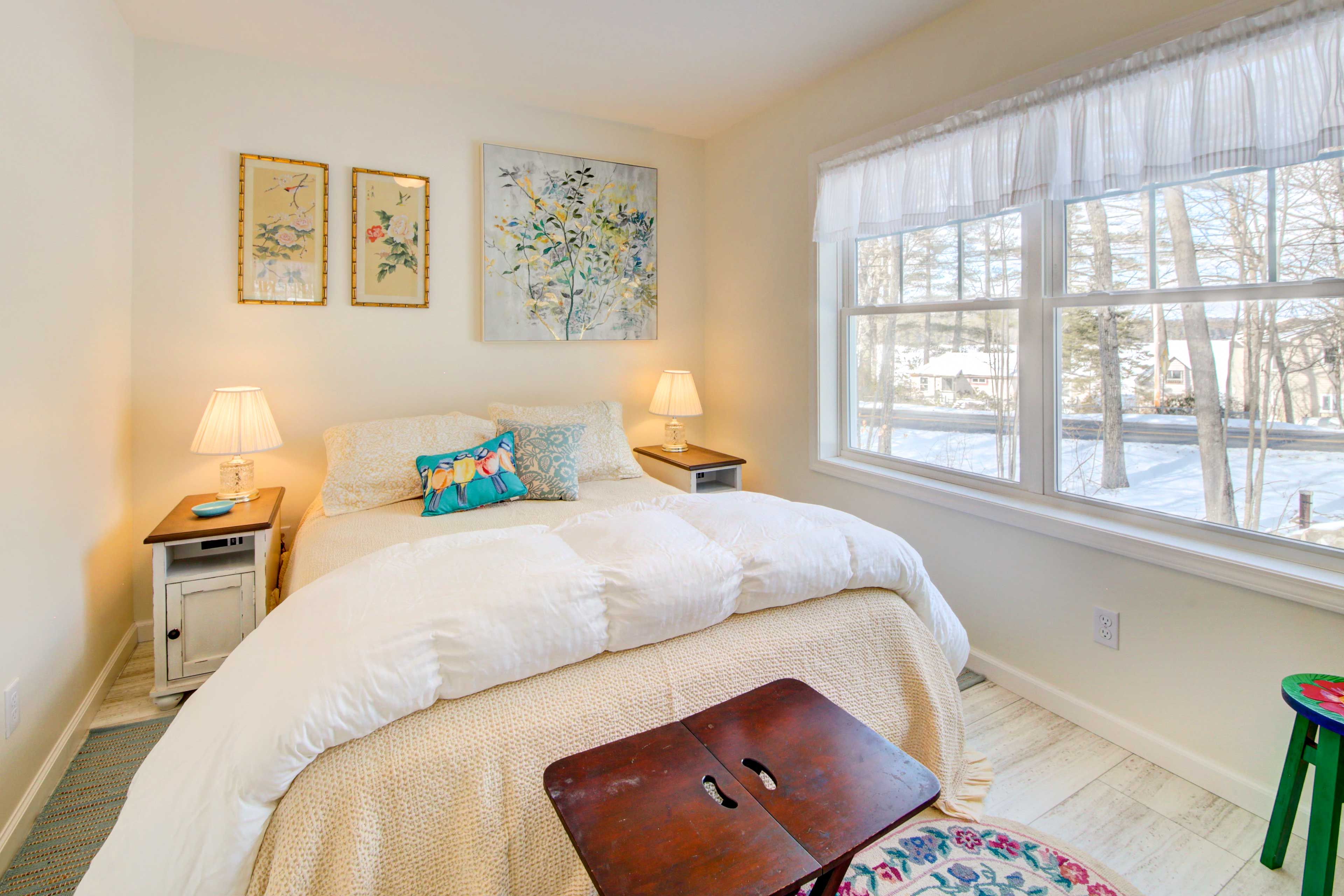 Bedroom 1 | Queen Bed | Linens Provided