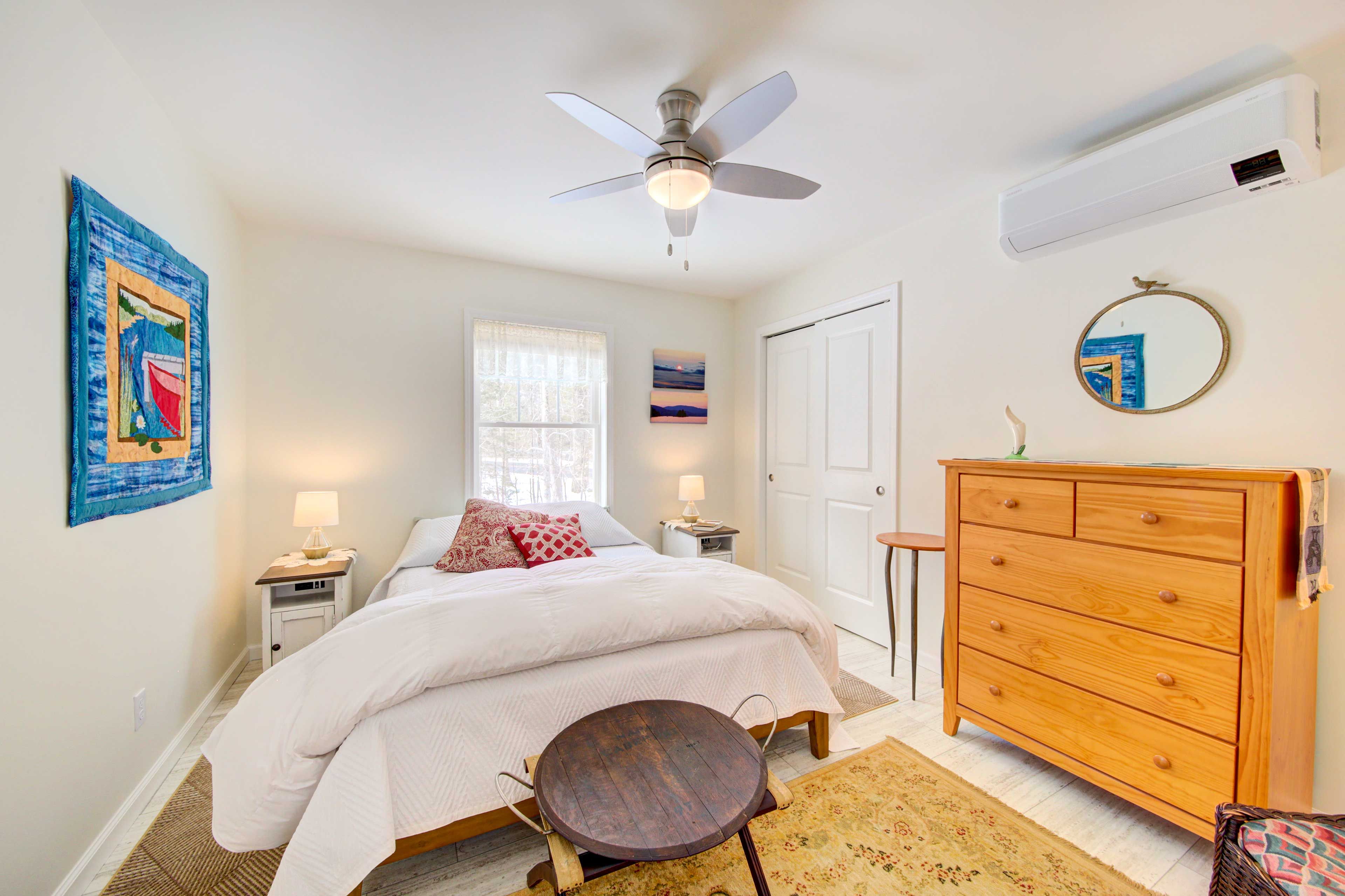 Bedroom 2 | Queen Bed