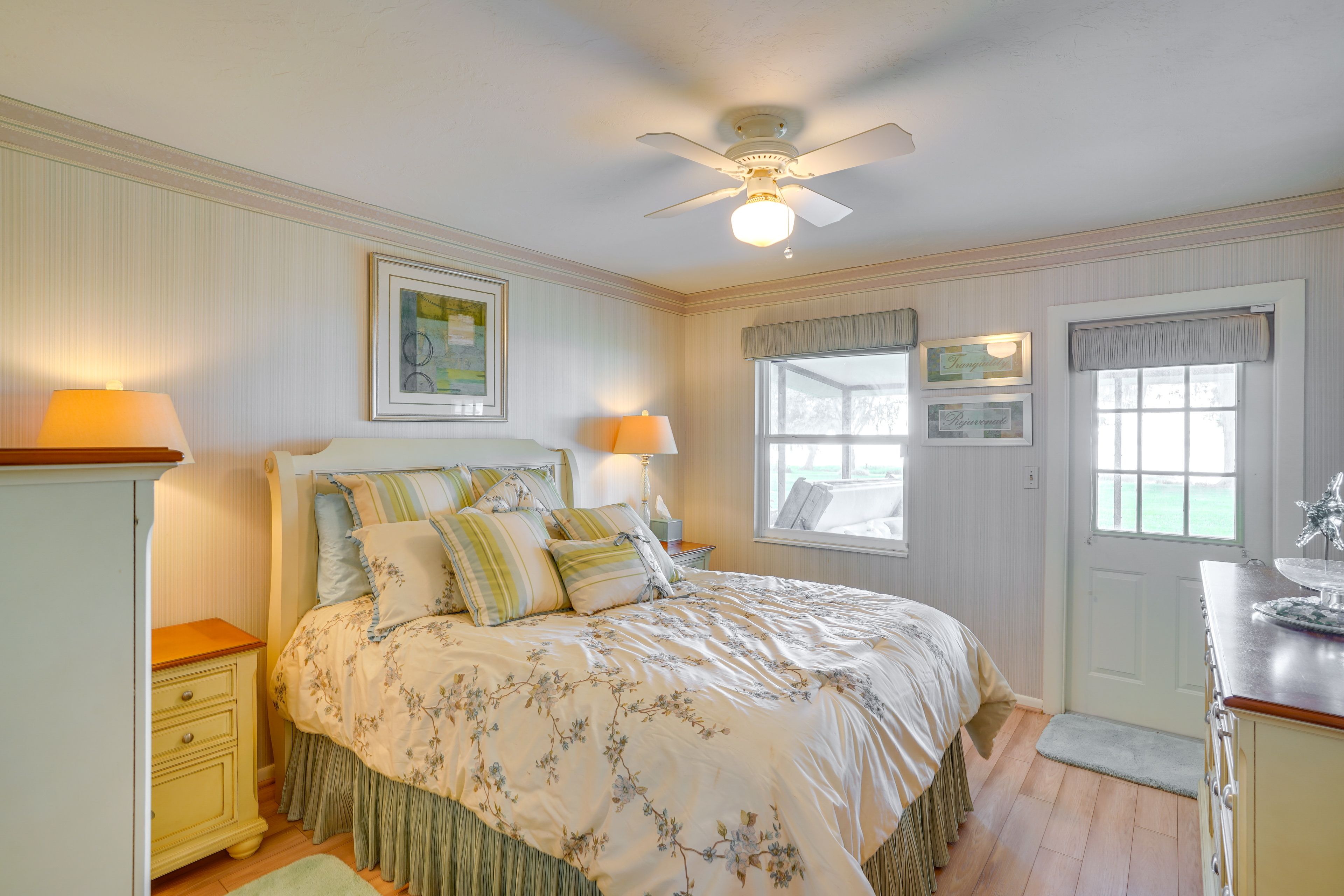 Bedroom 2 | Queen Bed | En-Suite Bathroom