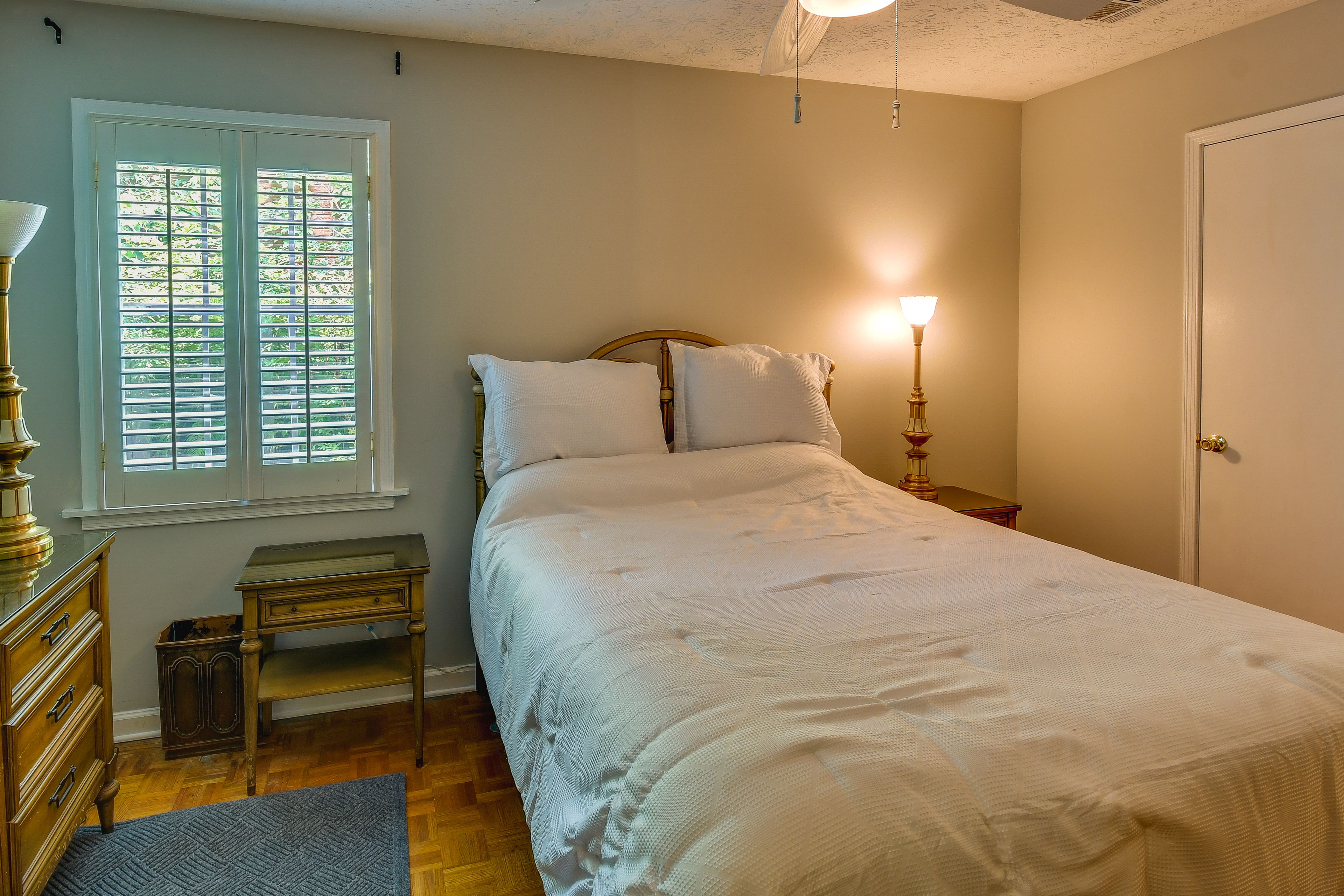 Bedroom 2 | Queen Bed