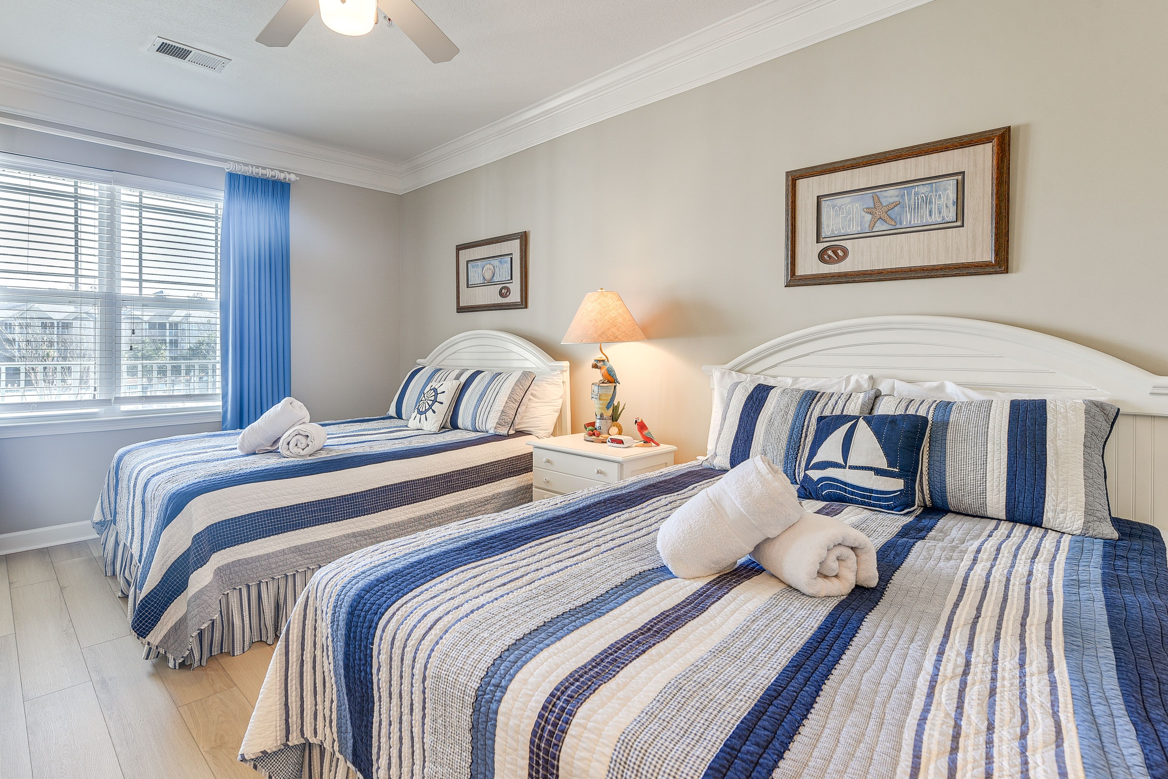 Bedroom 2 | 2 Queen Beds | Smart TV