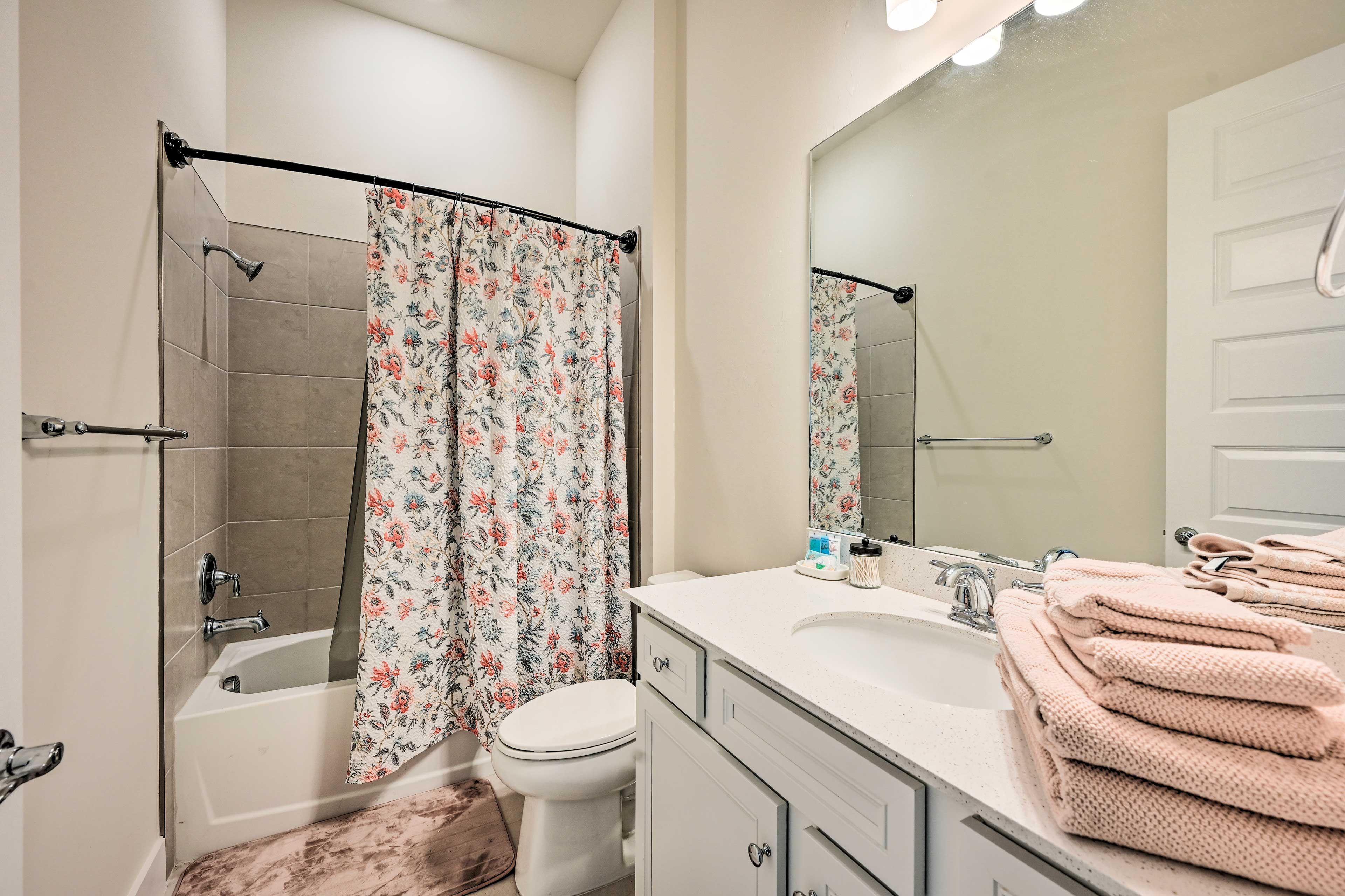 Full Bathroom | Hair Dryer | Iron & Board